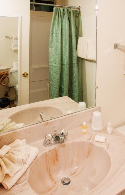 June Lake Motel photo 56