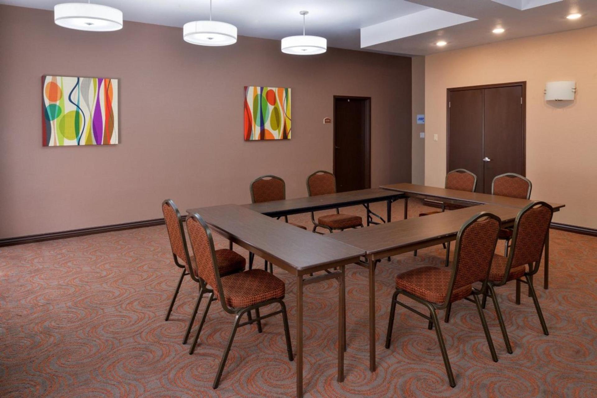 Holiday Inn Express Kingman by IHG photo 21