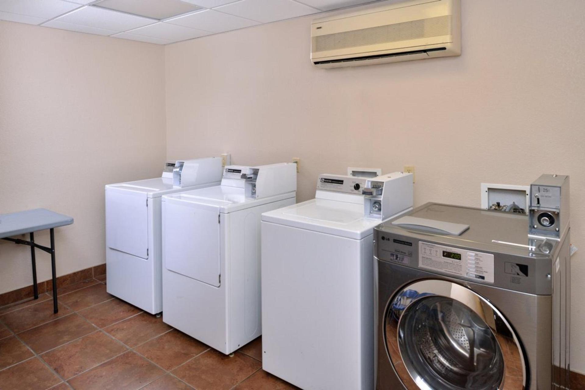 Holiday Inn Express Kingman by IHG photo 8