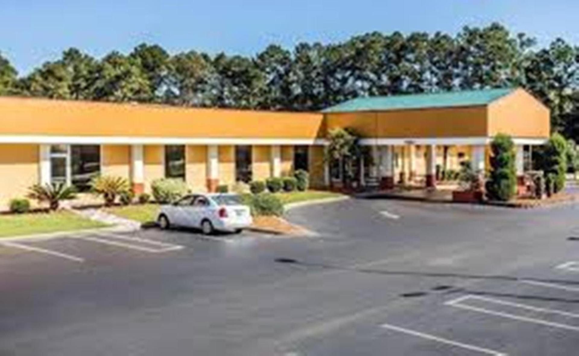 Baymont by Wyndham Walterboro photo 12