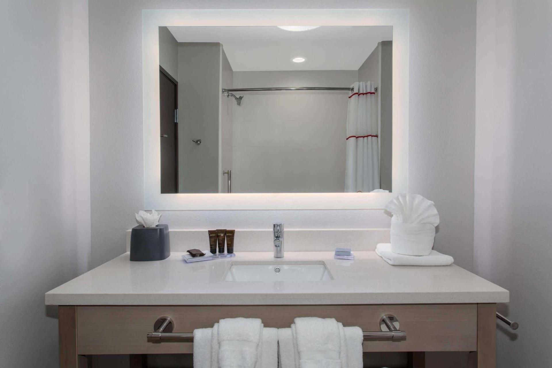 Hawthorn Extended Stay by Wyndham Loveland photo 62