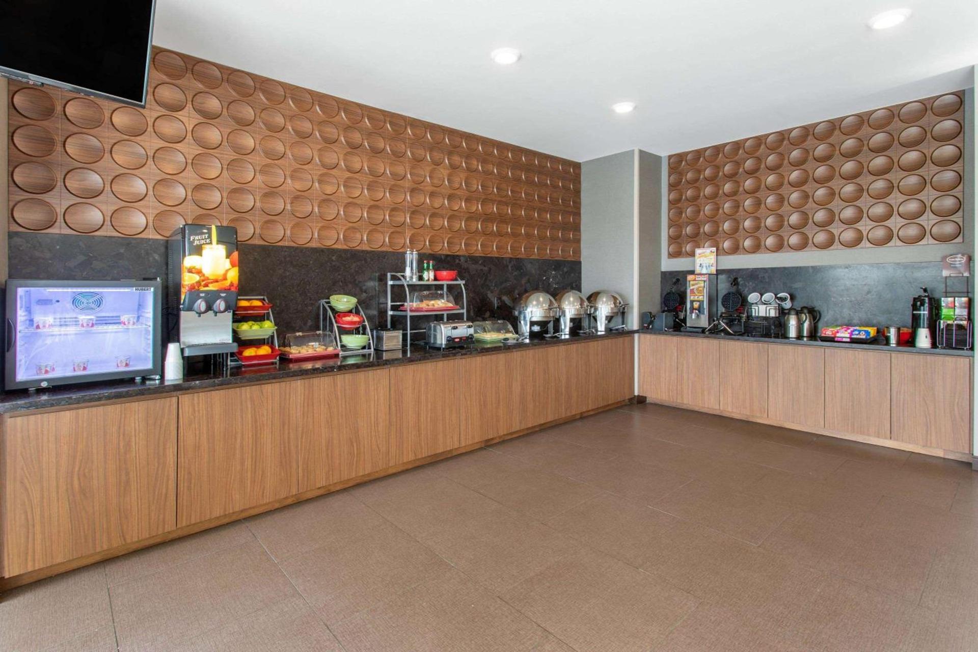 Hawthorn Extended Stay by Wyndham Loveland photo 57