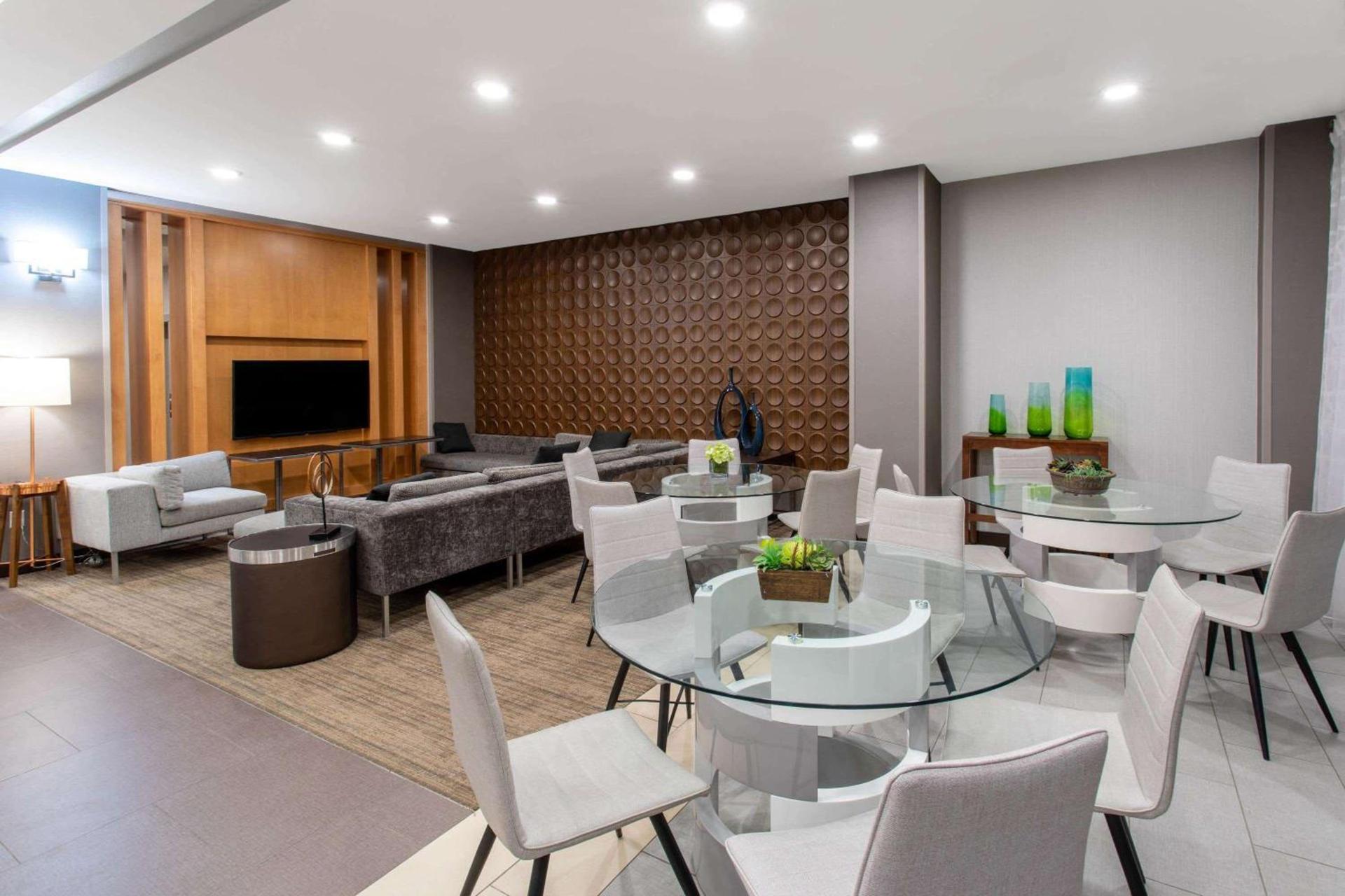 Hawthorn Extended Stay by Wyndham Loveland photo 49