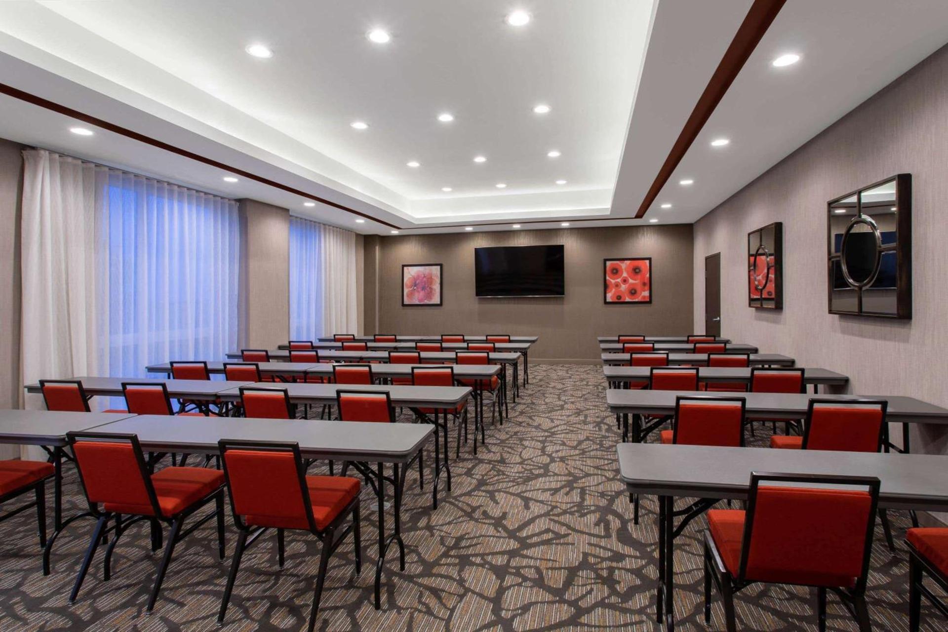 Hawthorn Extended Stay by Wyndham Loveland photo 4