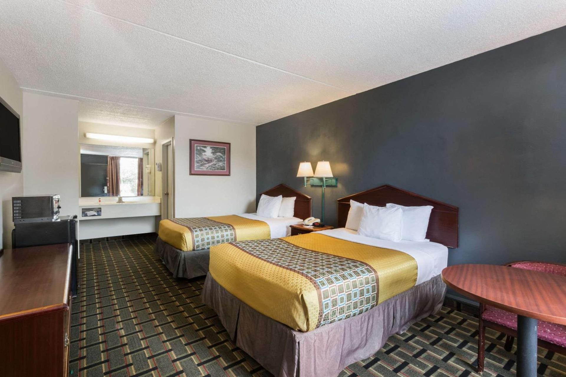Travelodge by Wyndham Savannah Area/Richmond Hill photo 47
