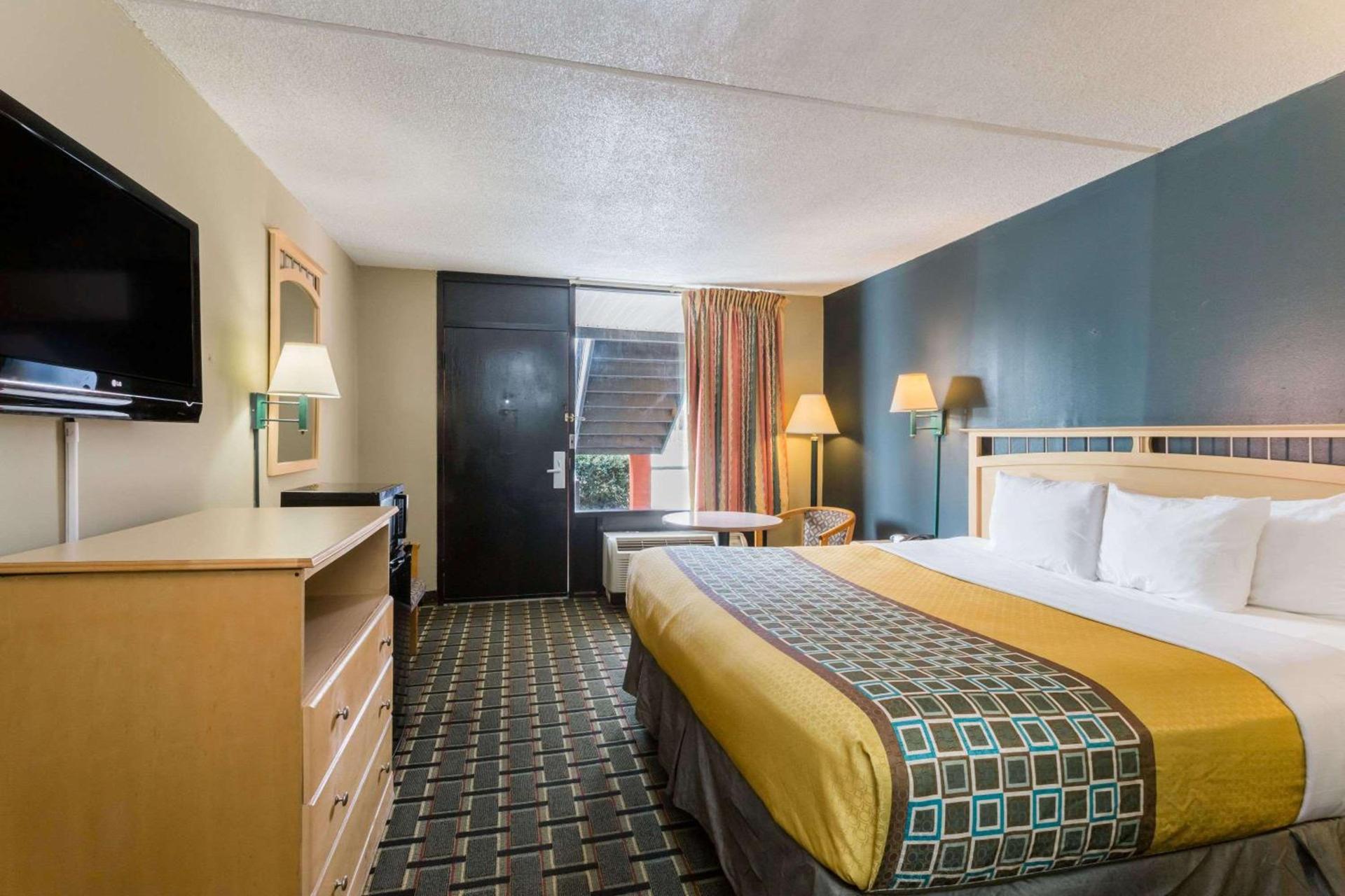 Travelodge by Wyndham Savannah Area/Richmond Hill photo 48