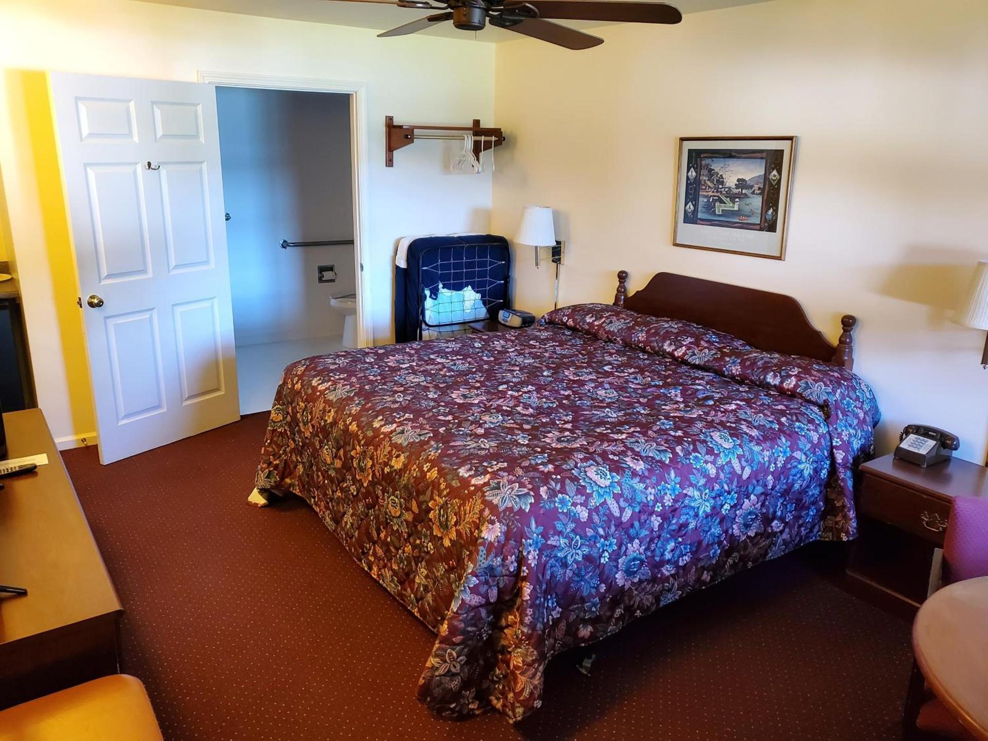 Lake View Motel photo 34