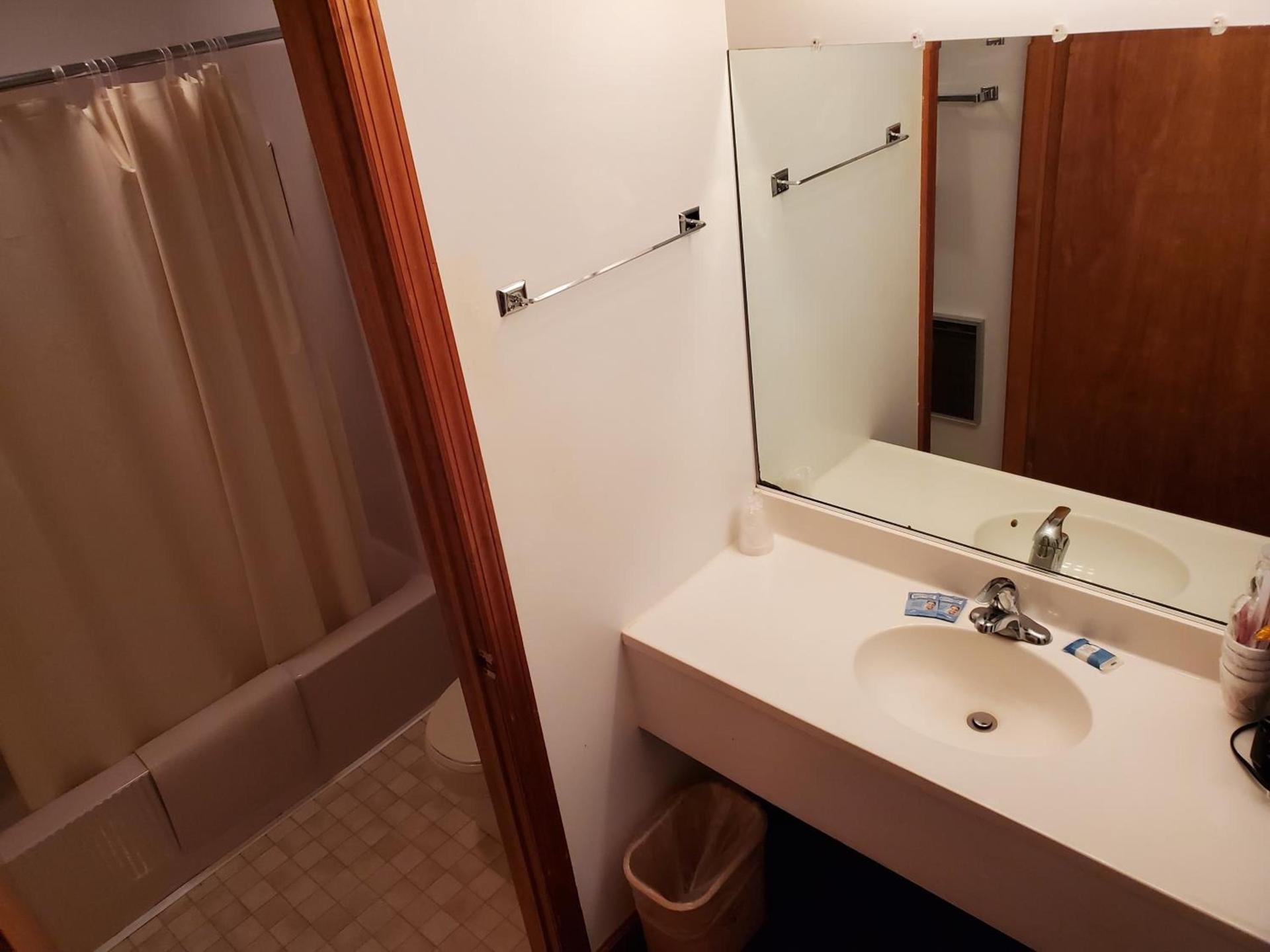 Lake View Motel photo 31