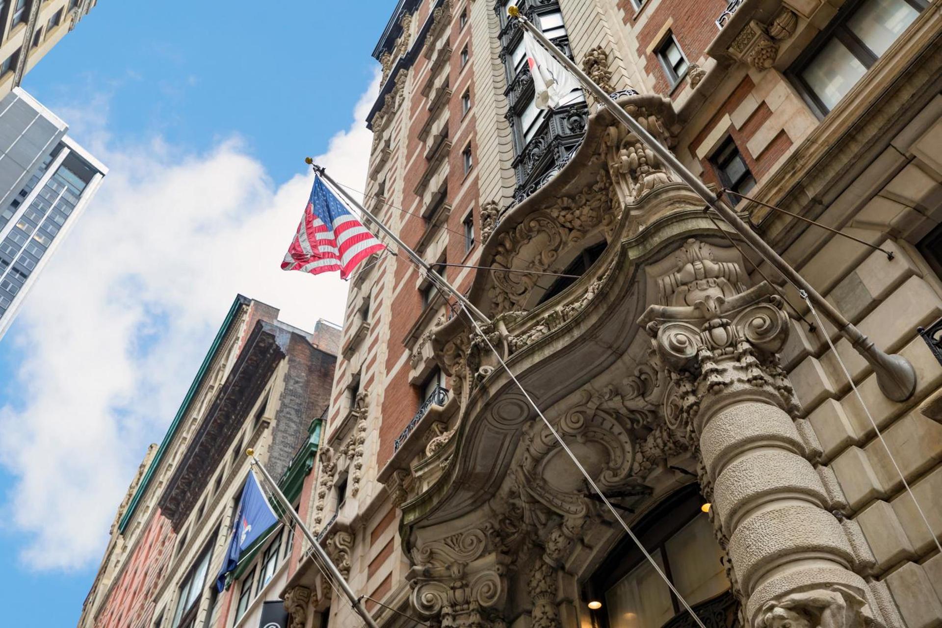 The Hotel at Fifth Avenue photo 56
