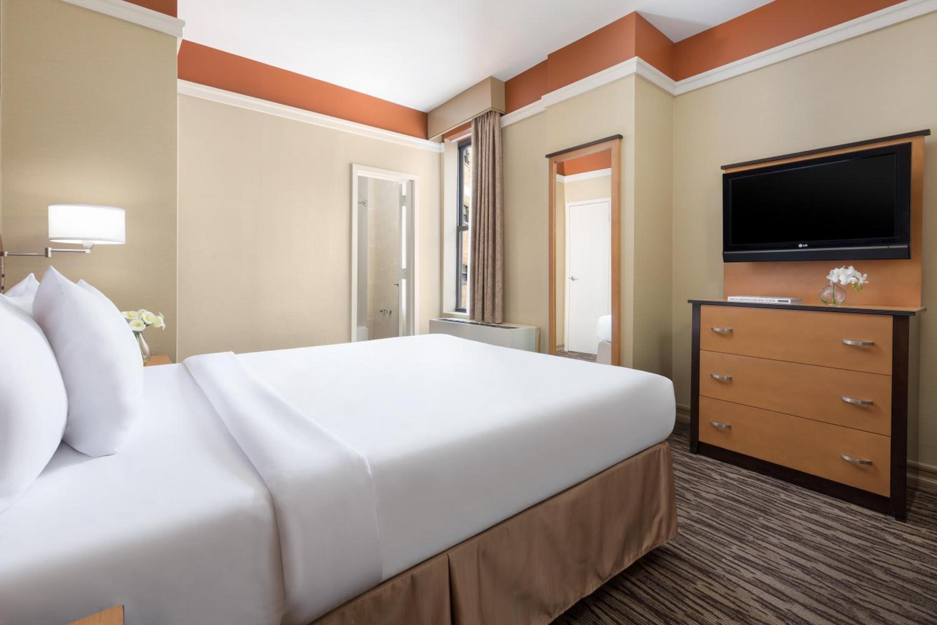 The Hotel at Fifth Avenue photo 67