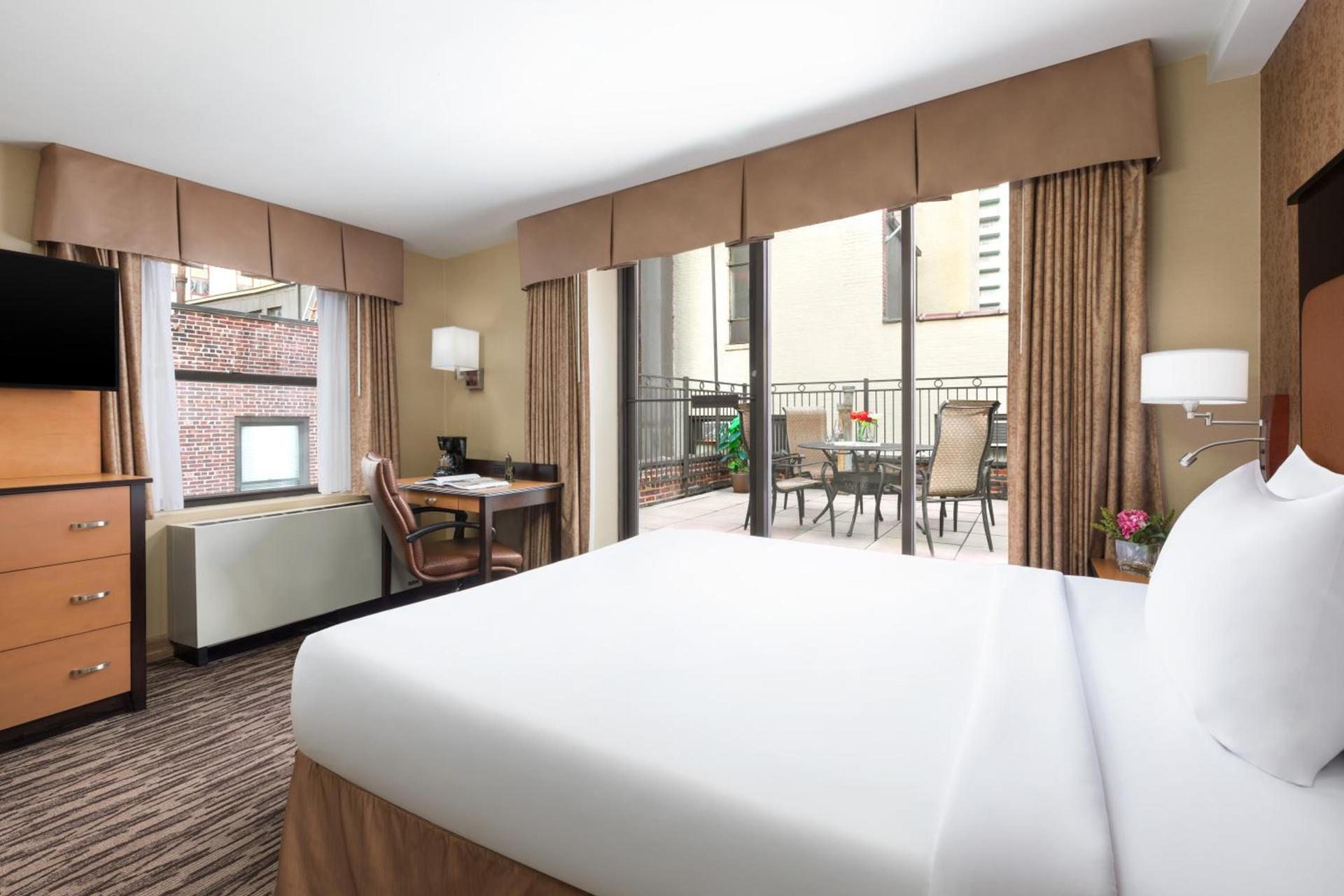 The Hotel at Fifth Avenue photo 70