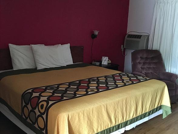 Tarragon Motel photo 29