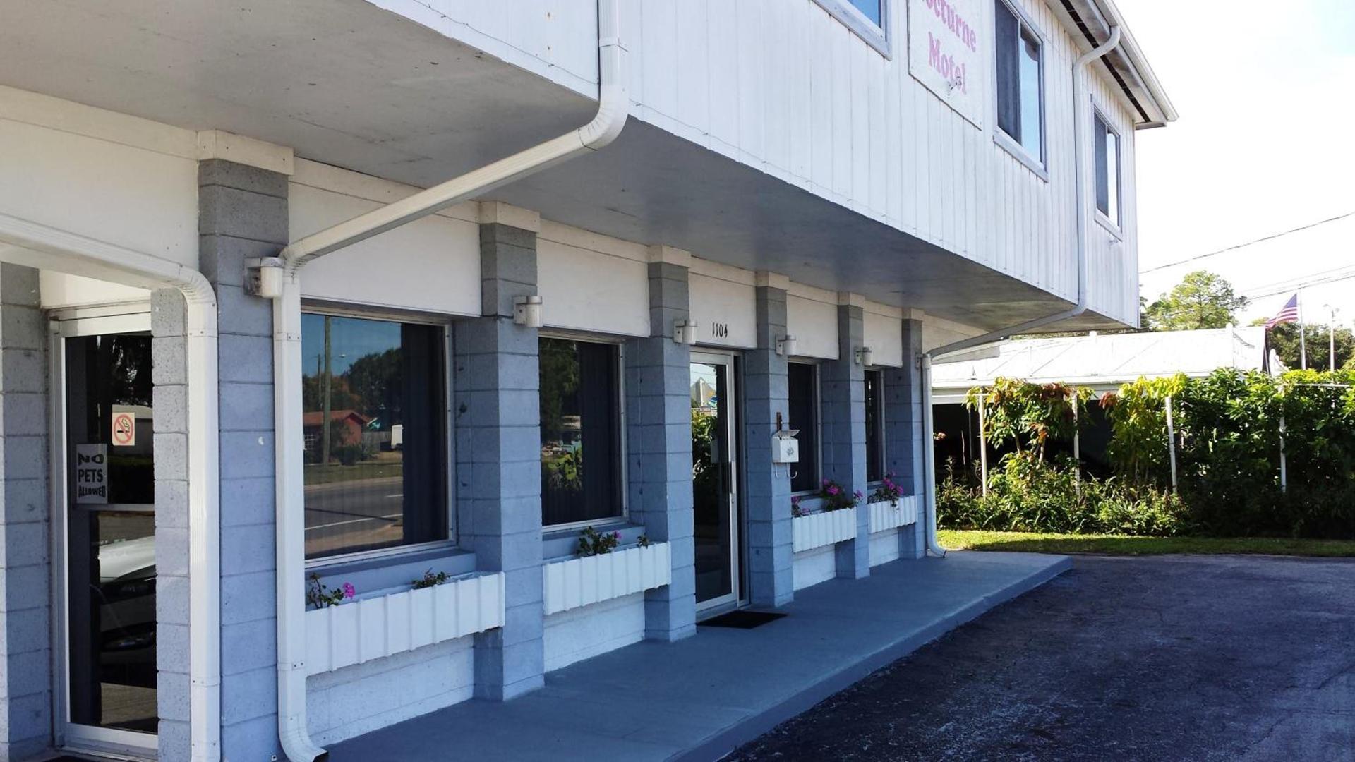 Nocturne Motel photo 2