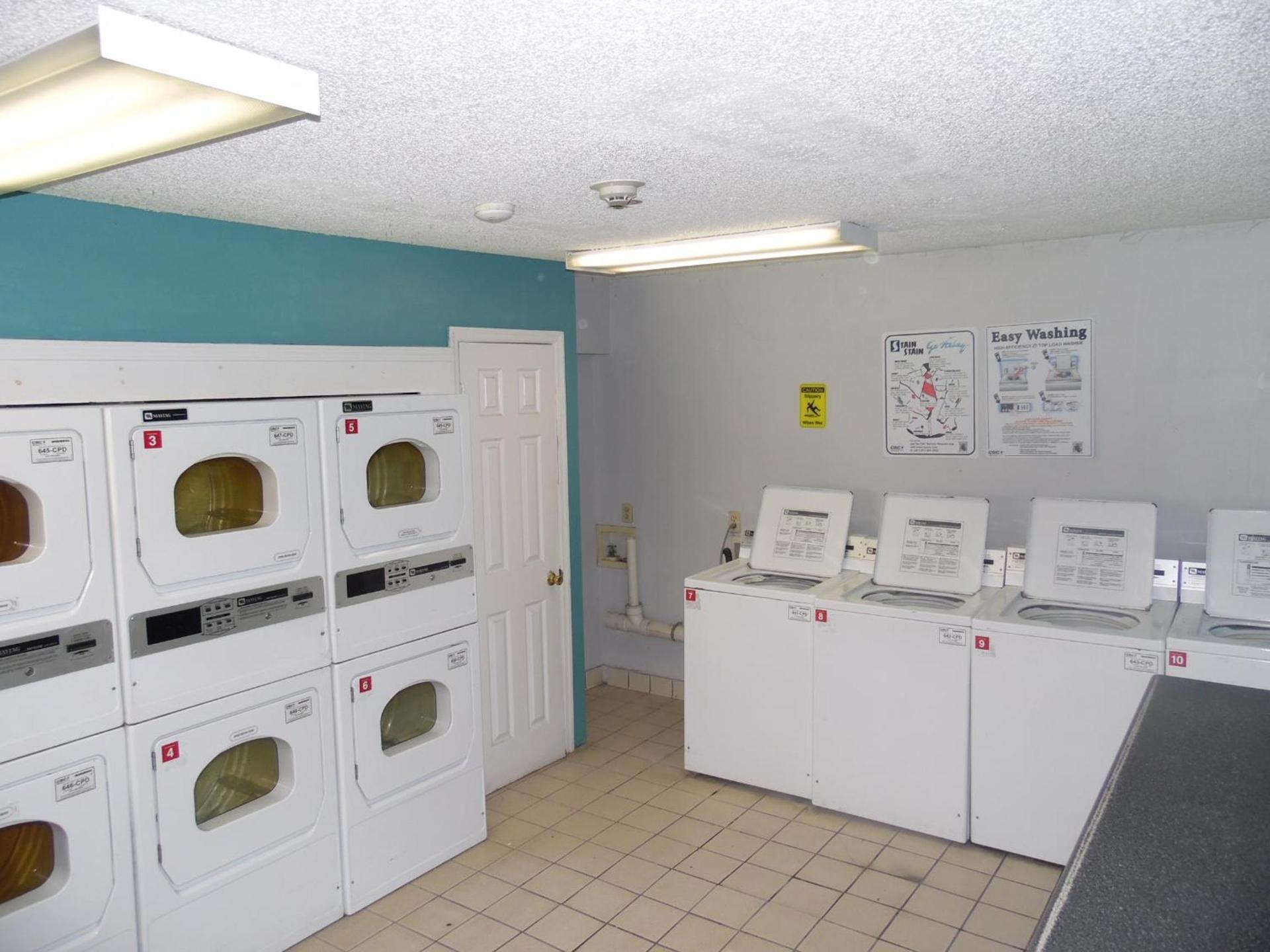 InTown Suites Extended Stay Valdosta GA photo 2