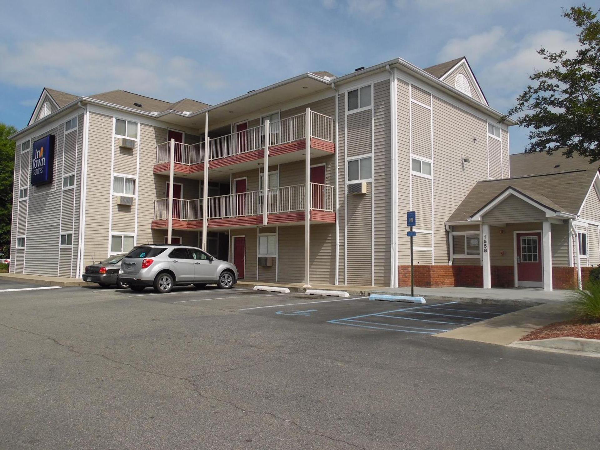 InTown Suites Extended Stay Valdosta GA photo 1