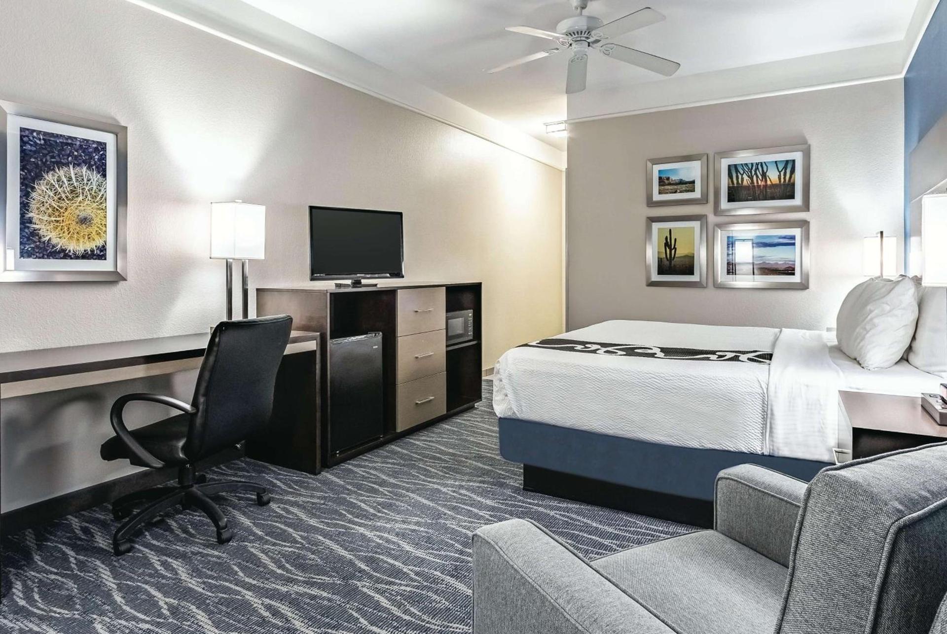 La Quinta by Wyndham Phoenix I-10 West photo 50