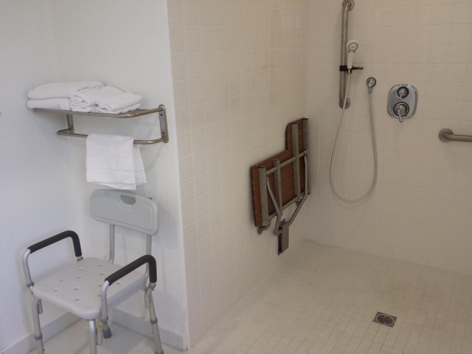 Travelers Beach Inn photo 25
