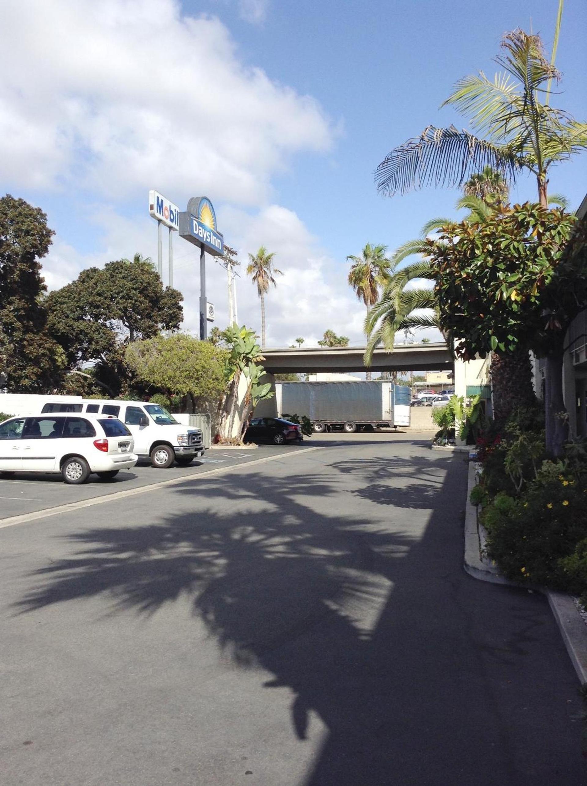 Days Inn by Wyndham Oceanside photo 11