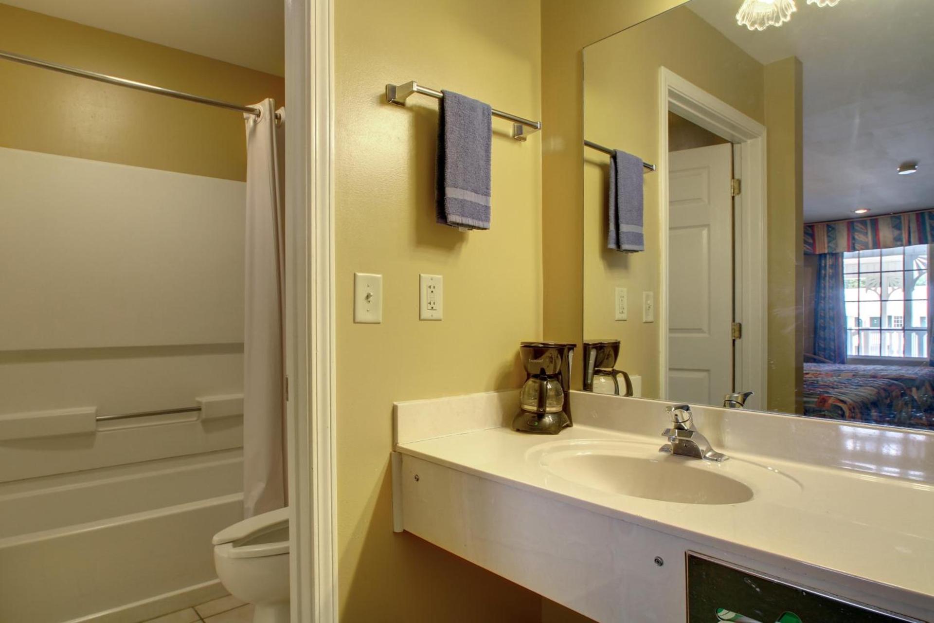 Key West Inn - Childersburg photo 5
