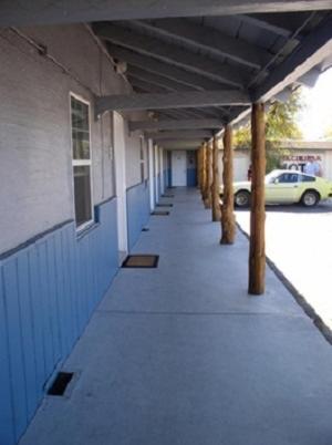 Hacienda Motel photo 2