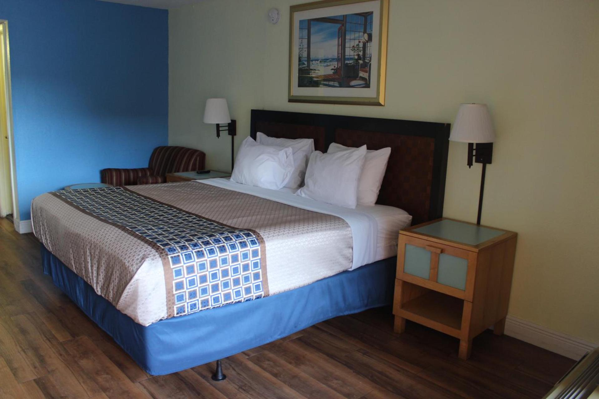 Tampa Inn Near Busch Gardens photo 5
