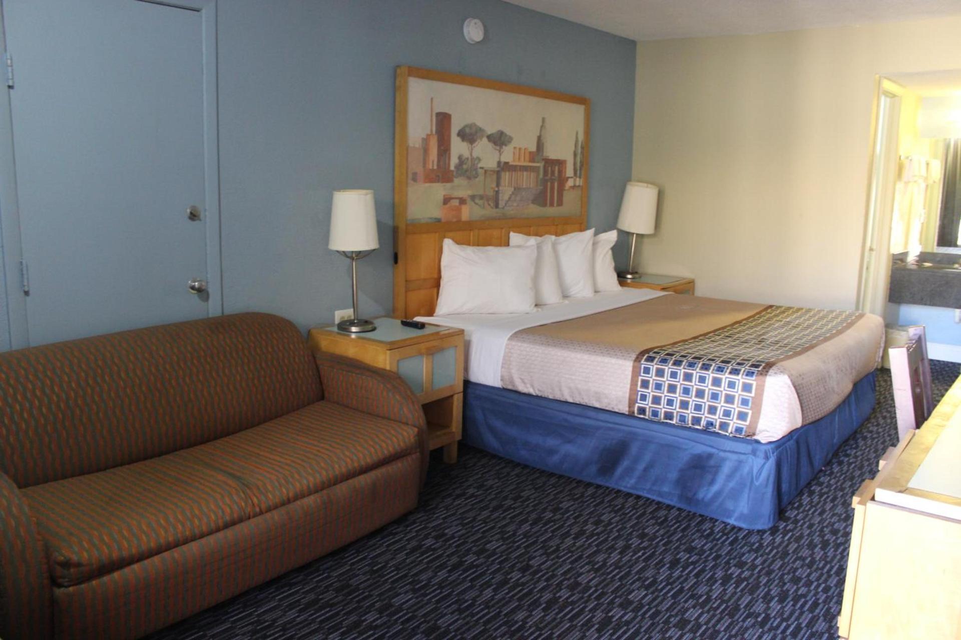 Tampa Inn Near Busch Gardens photo 28