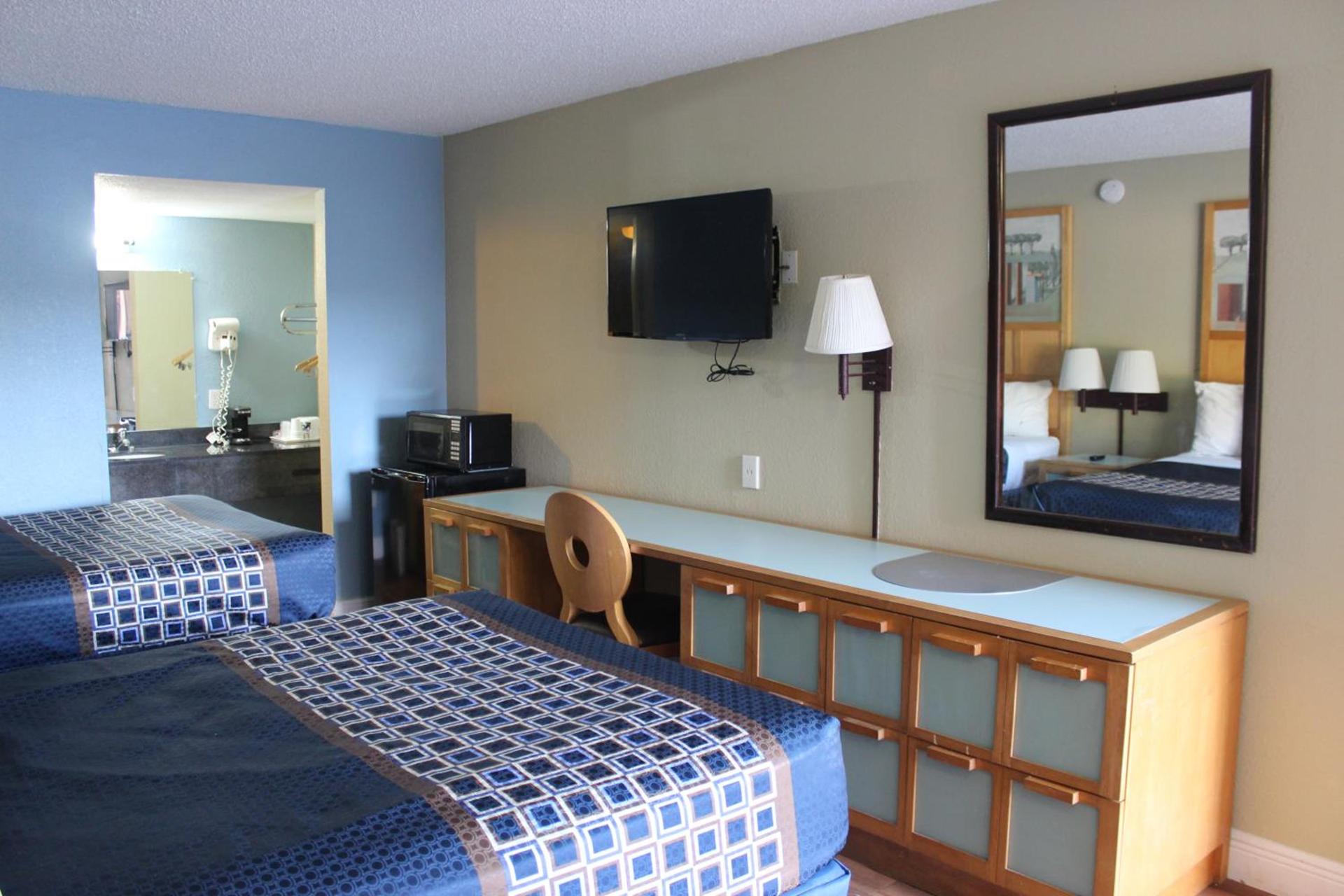 Tampa Inn Near Busch Gardens photo 27