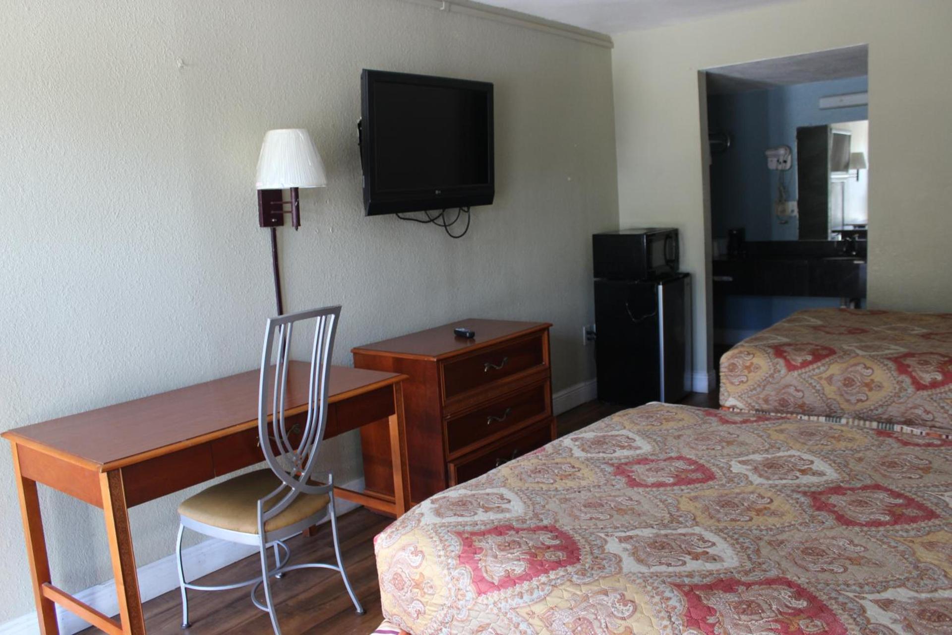 Tampa Inn Near Busch Gardens photo 15