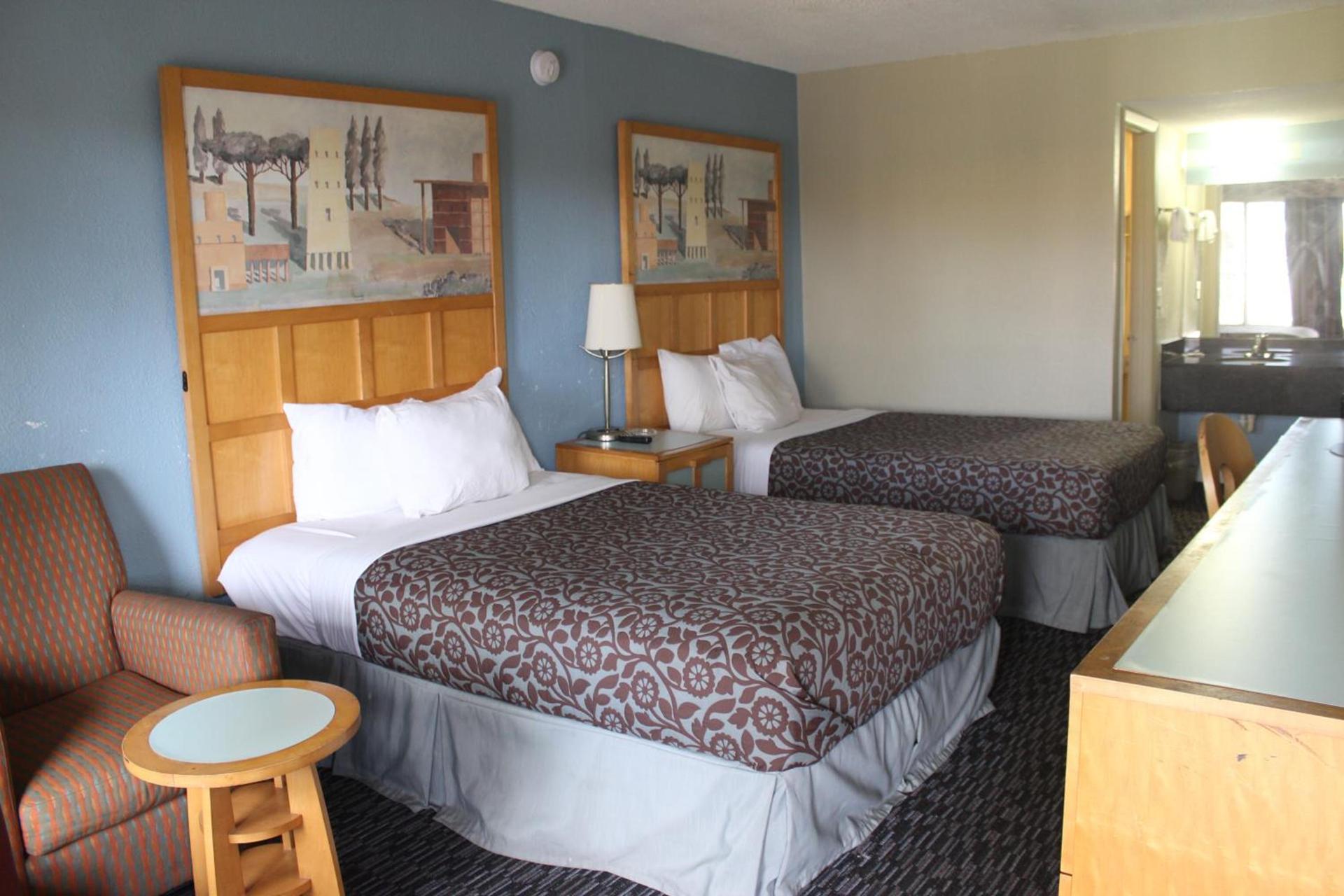 Tampa Inn Near Busch Gardens photo 11