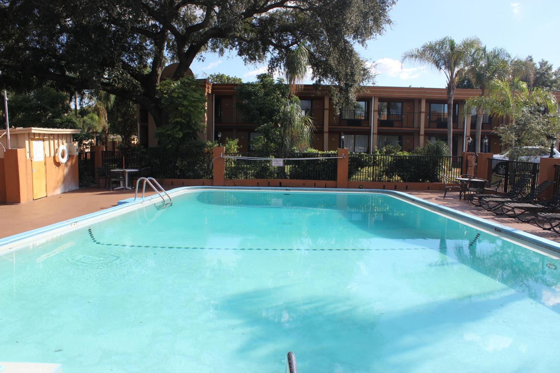 Tampa Inn Near Busch Gardens photo 19