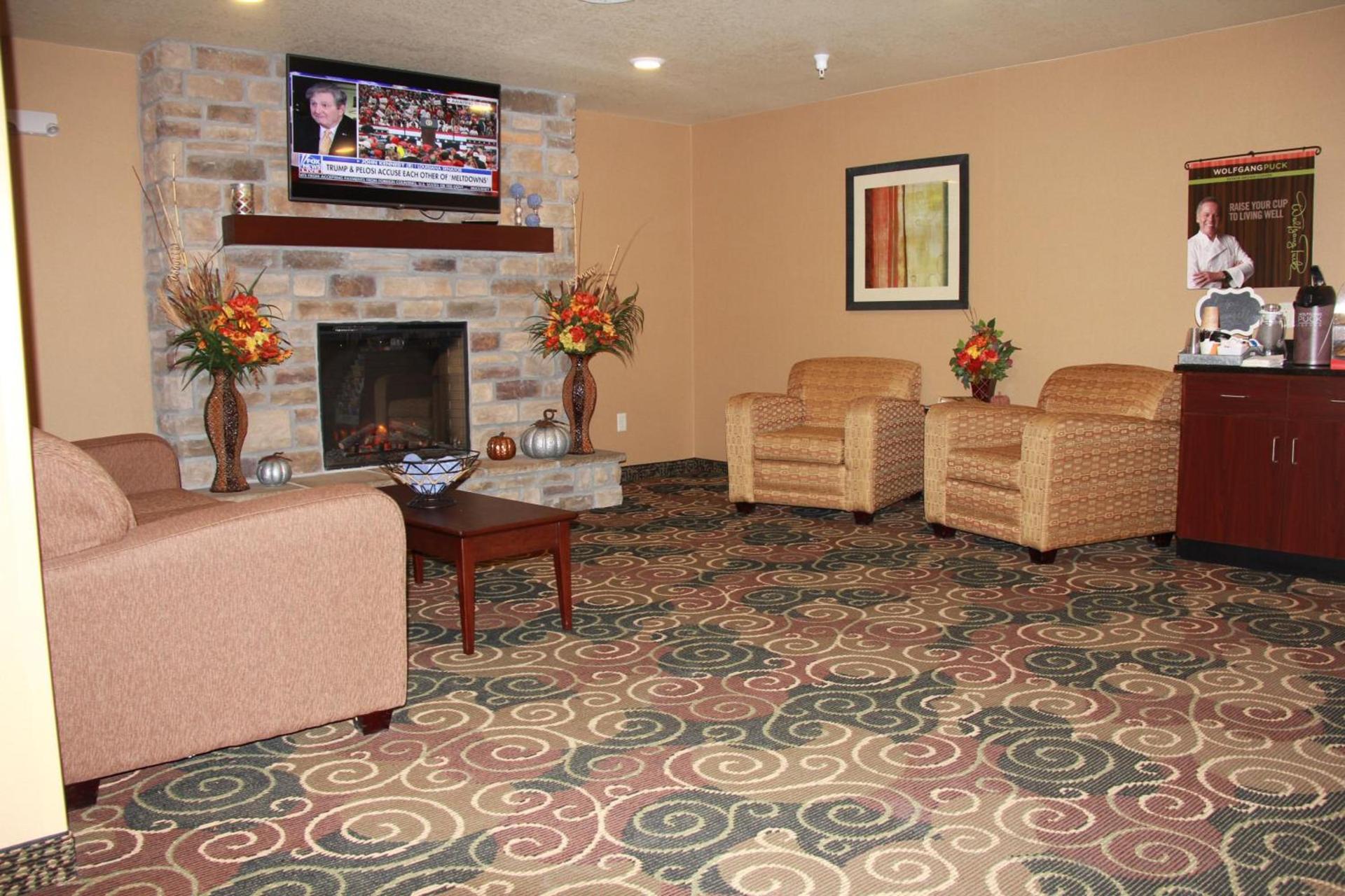 Castle Rock Inn & Suites - Quinter photo 4
