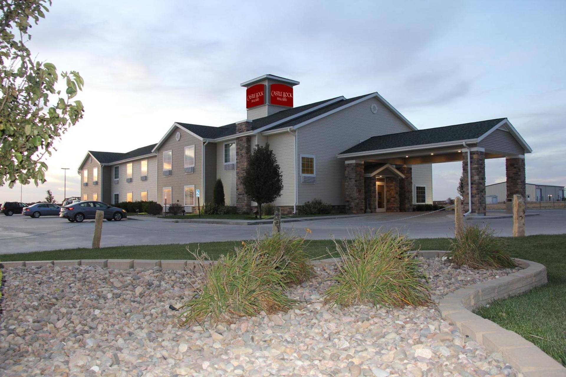 Castle Rock Inn & Suites - Quinter photo 2