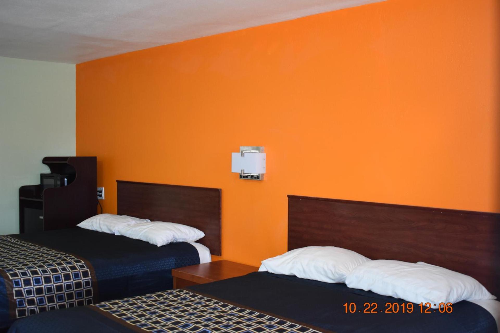 Belmont Motel photo 1