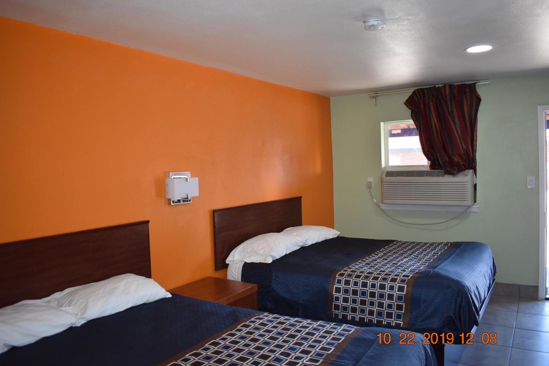 Belmont Motel photo 2