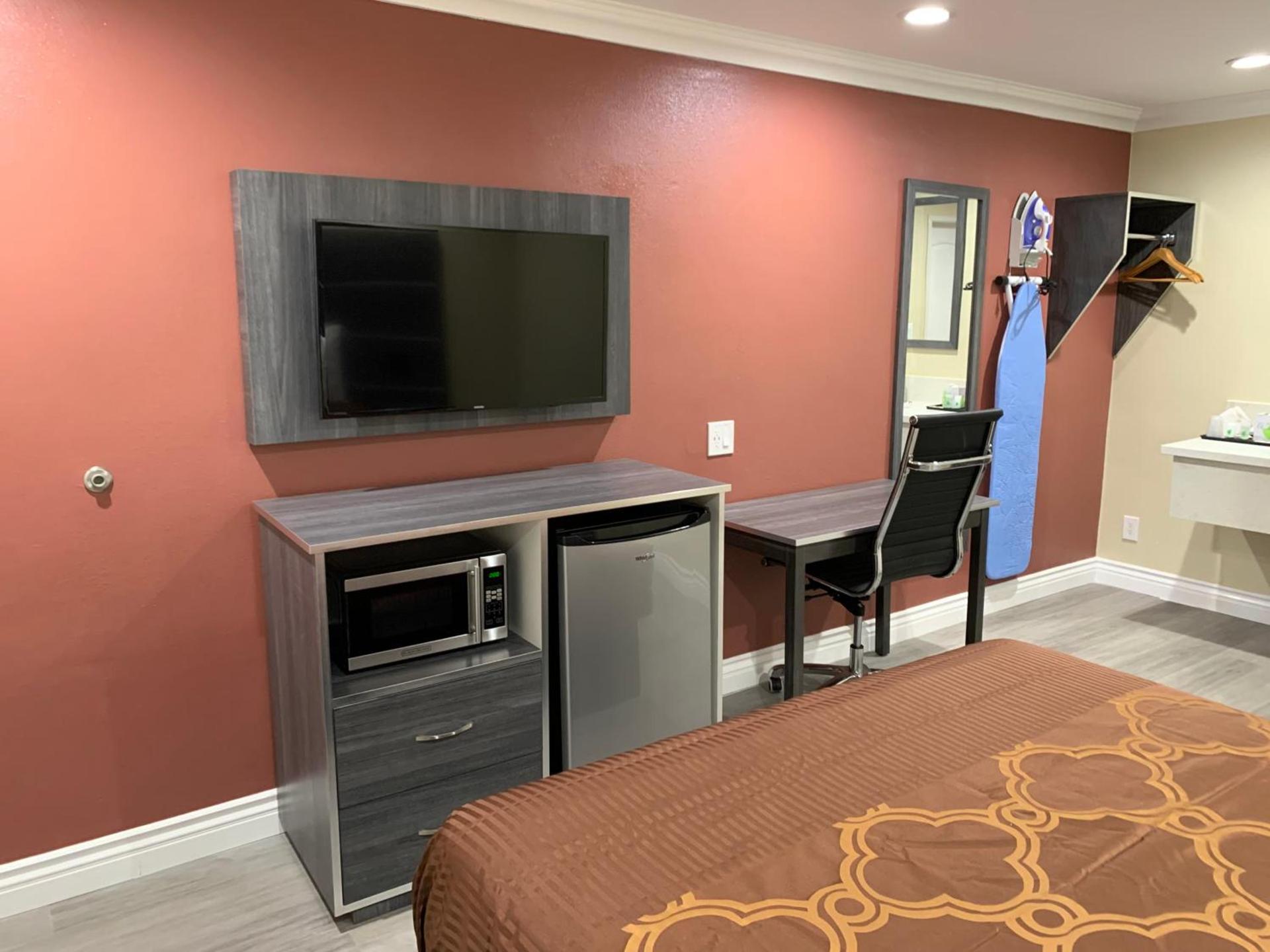 Pacific Inn Anaheim photo 6