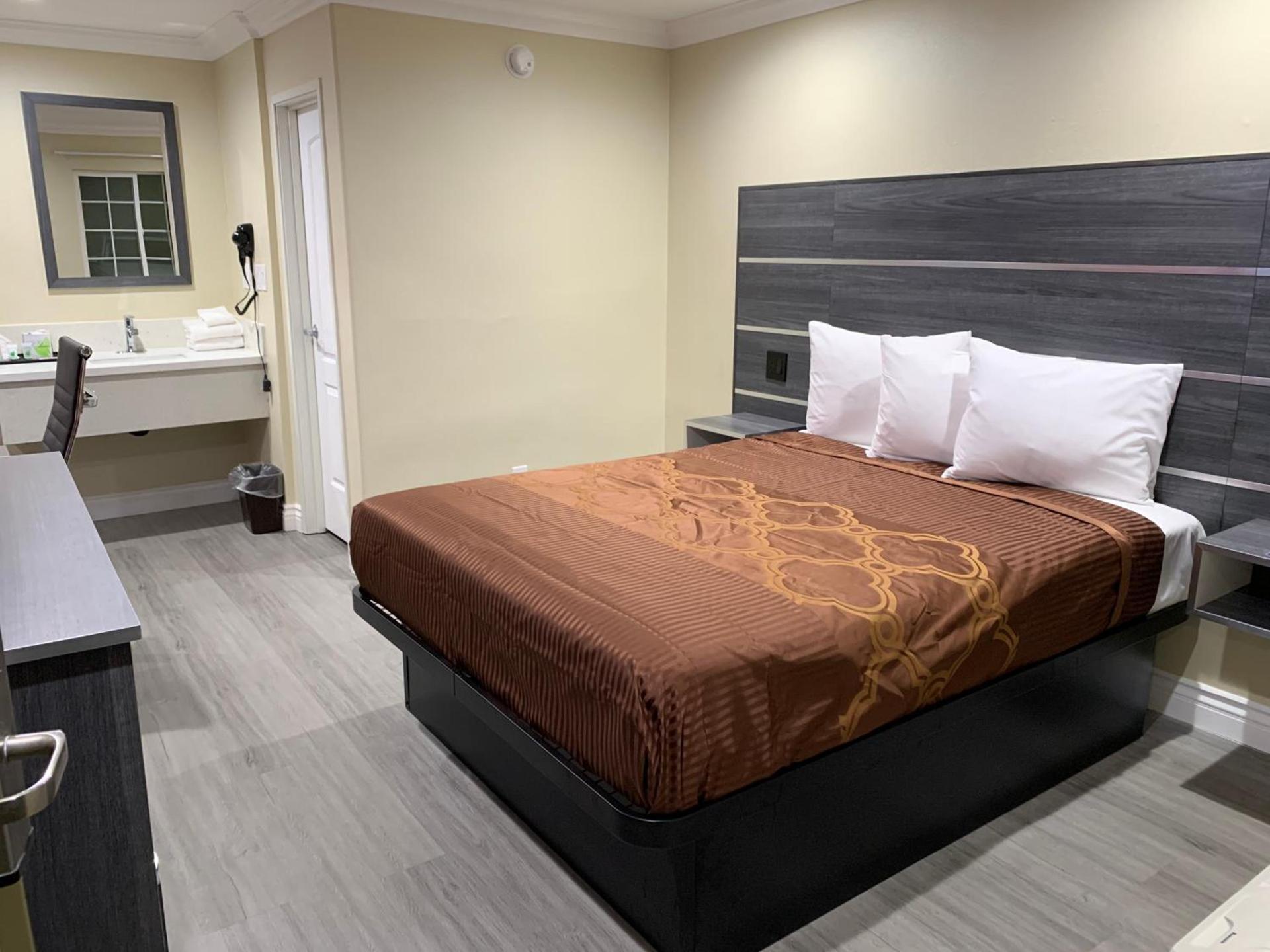 Pacific Inn Anaheim photo 4
