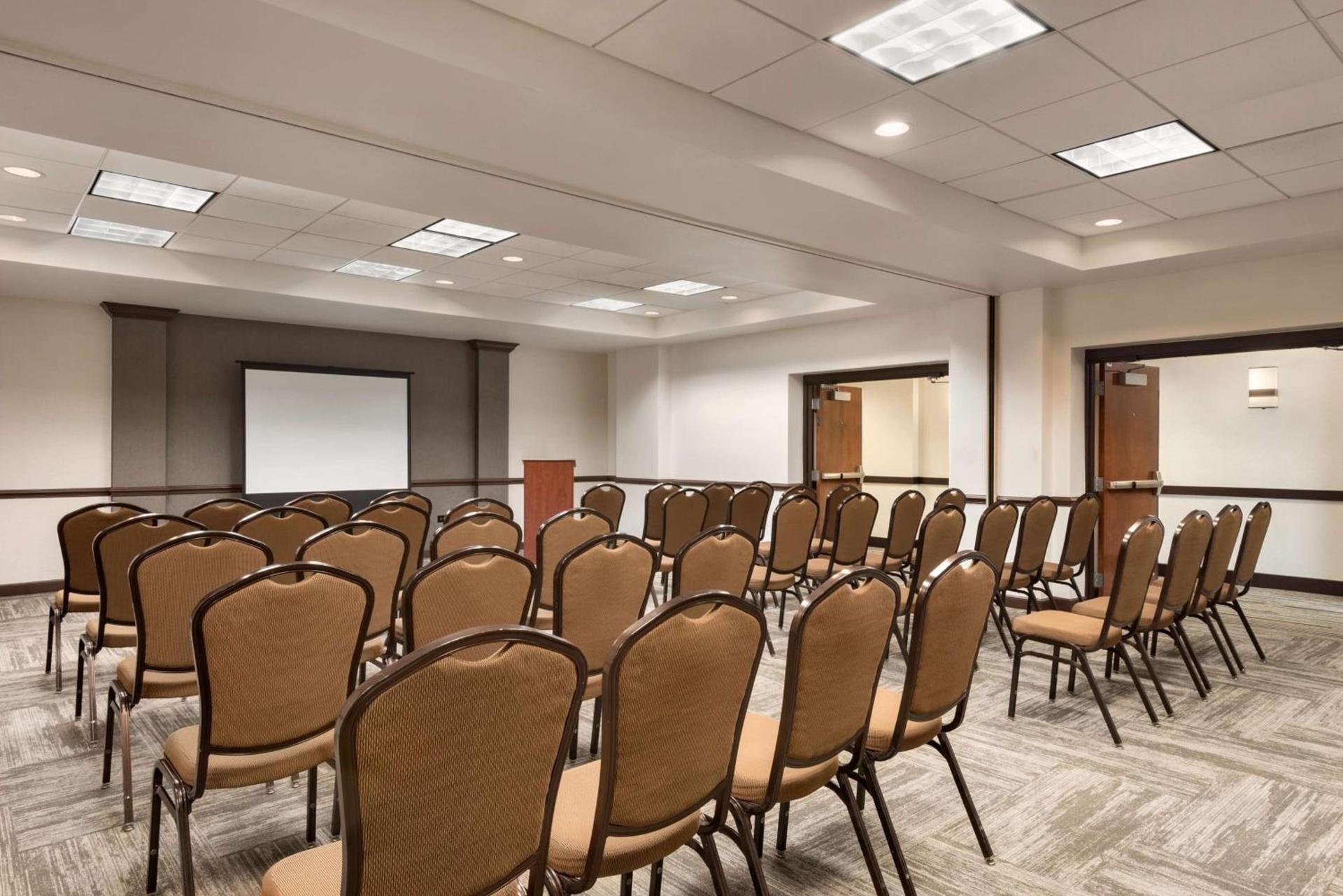 Hyatt Place Chicago Schaumburg photo 25