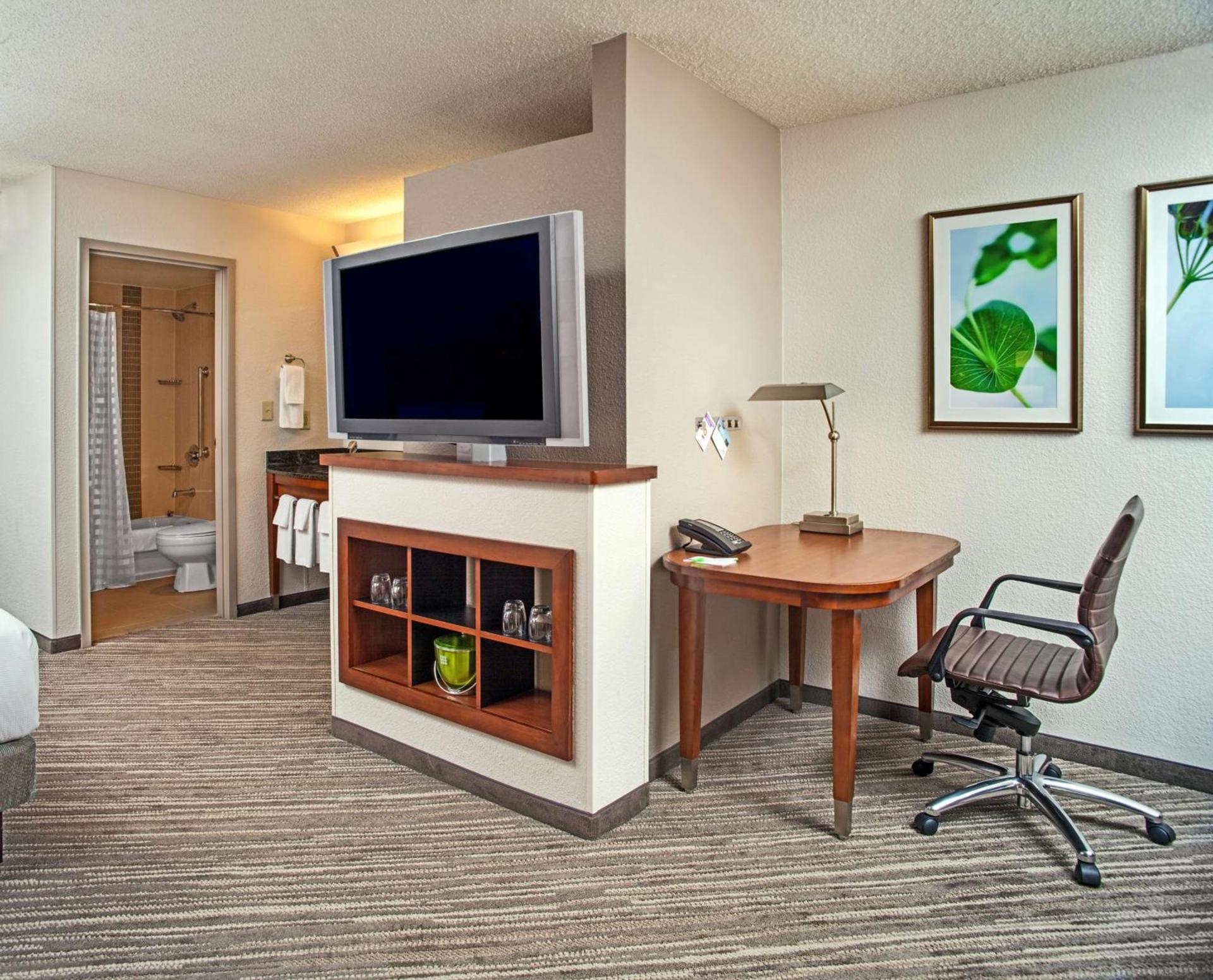 Hyatt Place Cincinnati Blue Ash photo 9