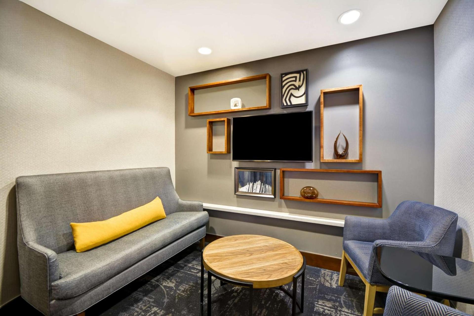 Hyatt Place Columbus Worthington photo 16