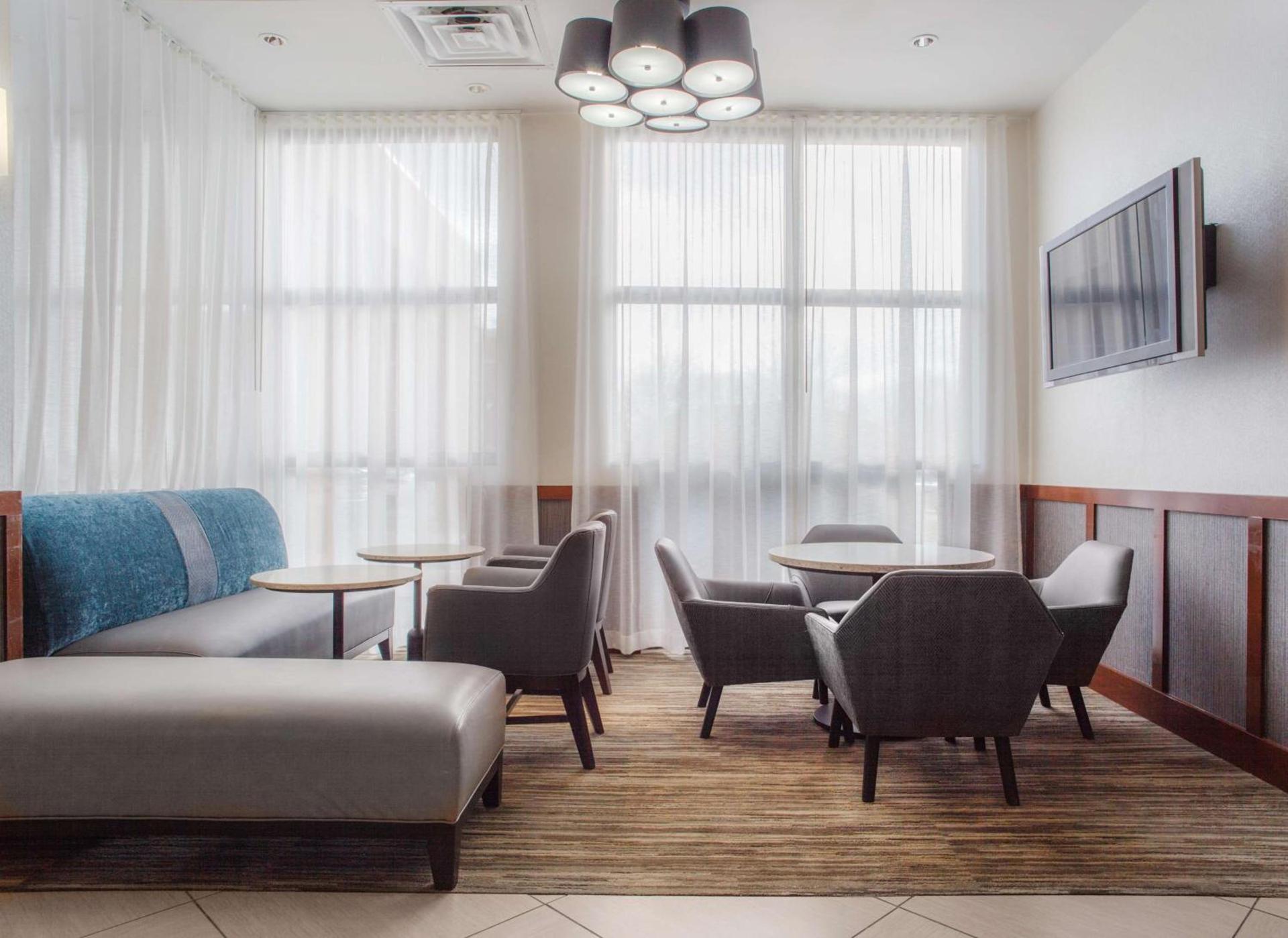 Hyatt Place Cincinnati Blue Ash photo 4