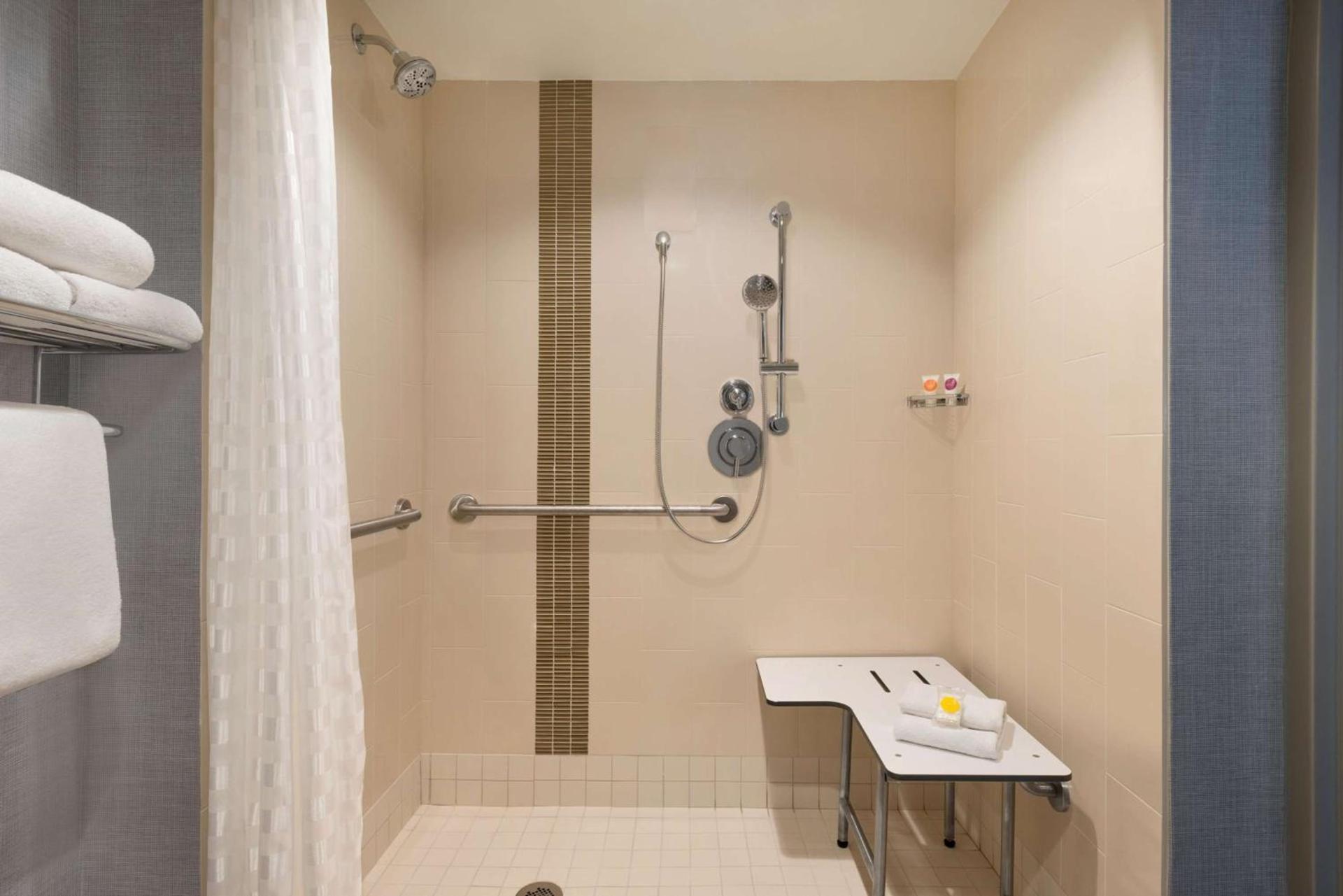 Hyatt Place Chicago Schaumburg photo 6