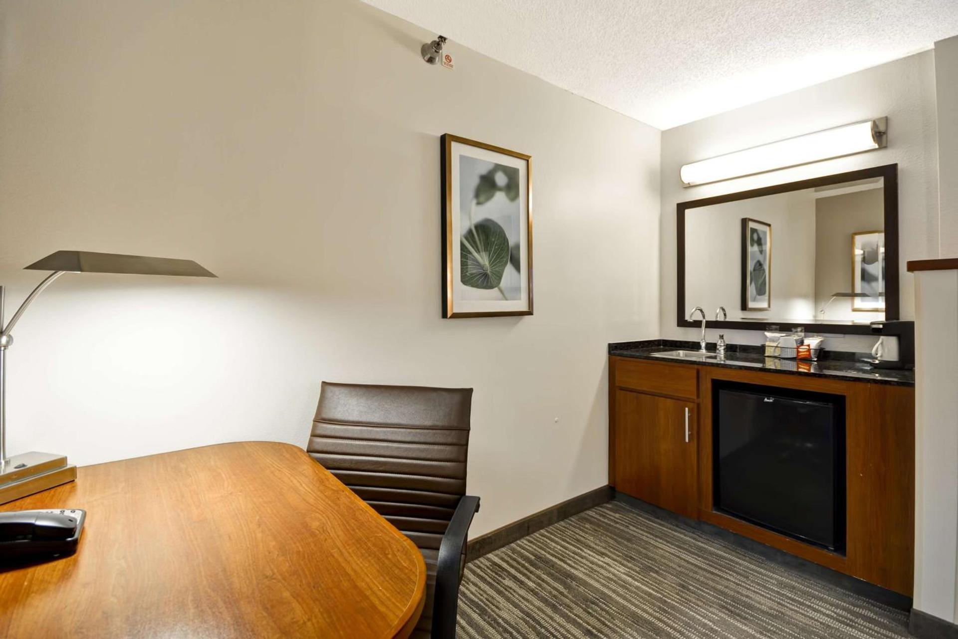 Hyatt Place Kansas City/Overland Park/Metcalf photo 23