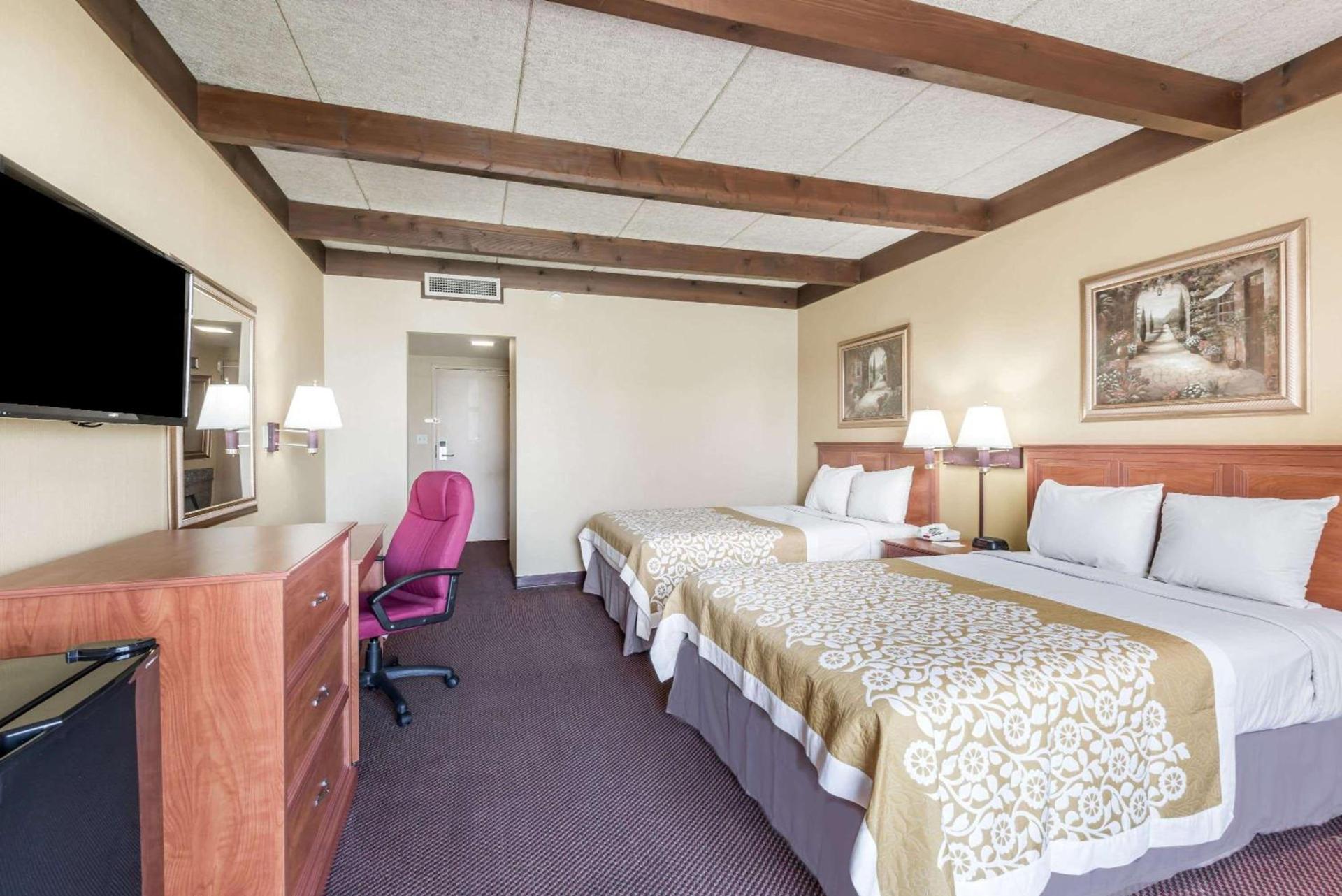 Days Inn by Wyndham Niles photo 15