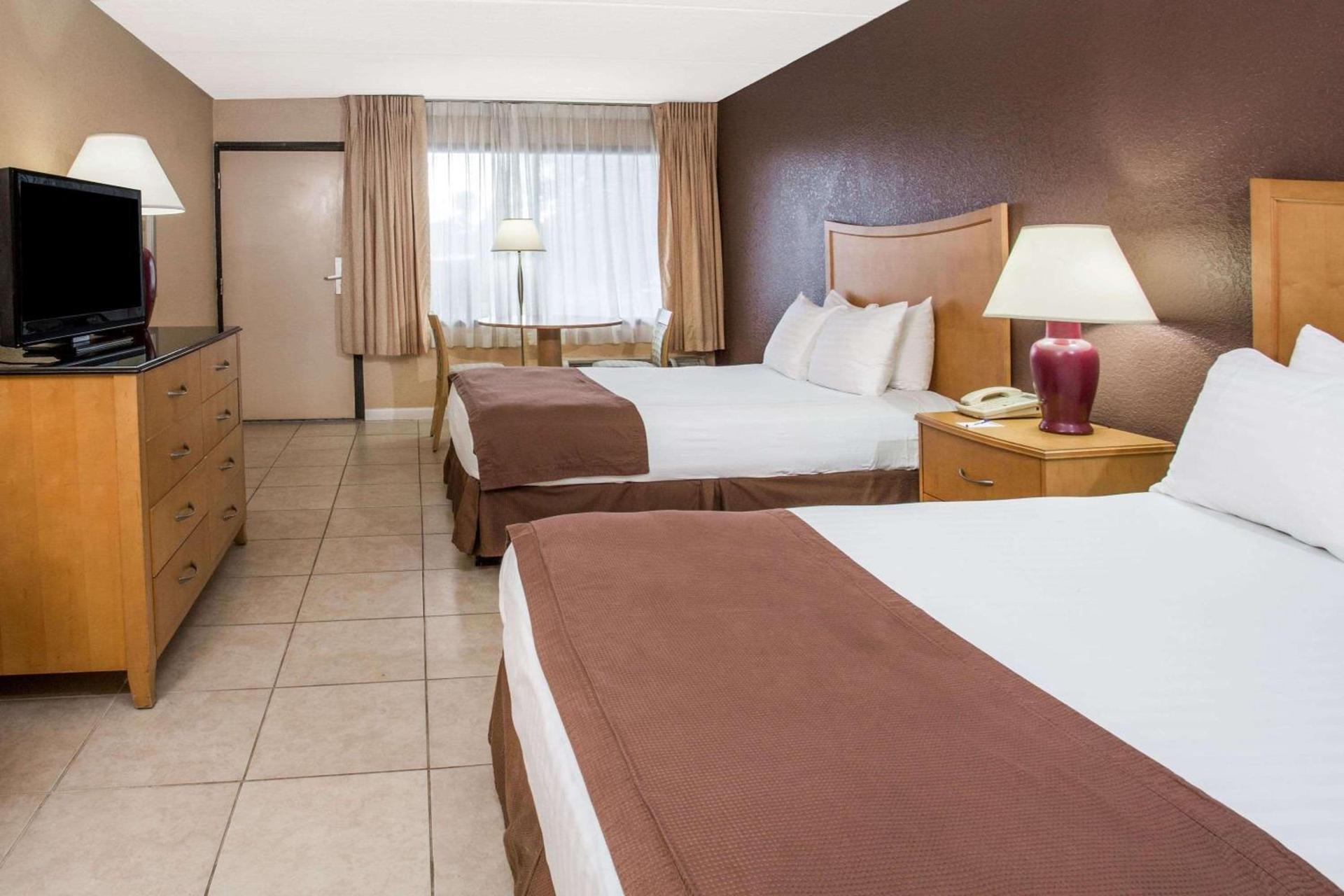 Travelodge by Wyndham Deltona photo 60