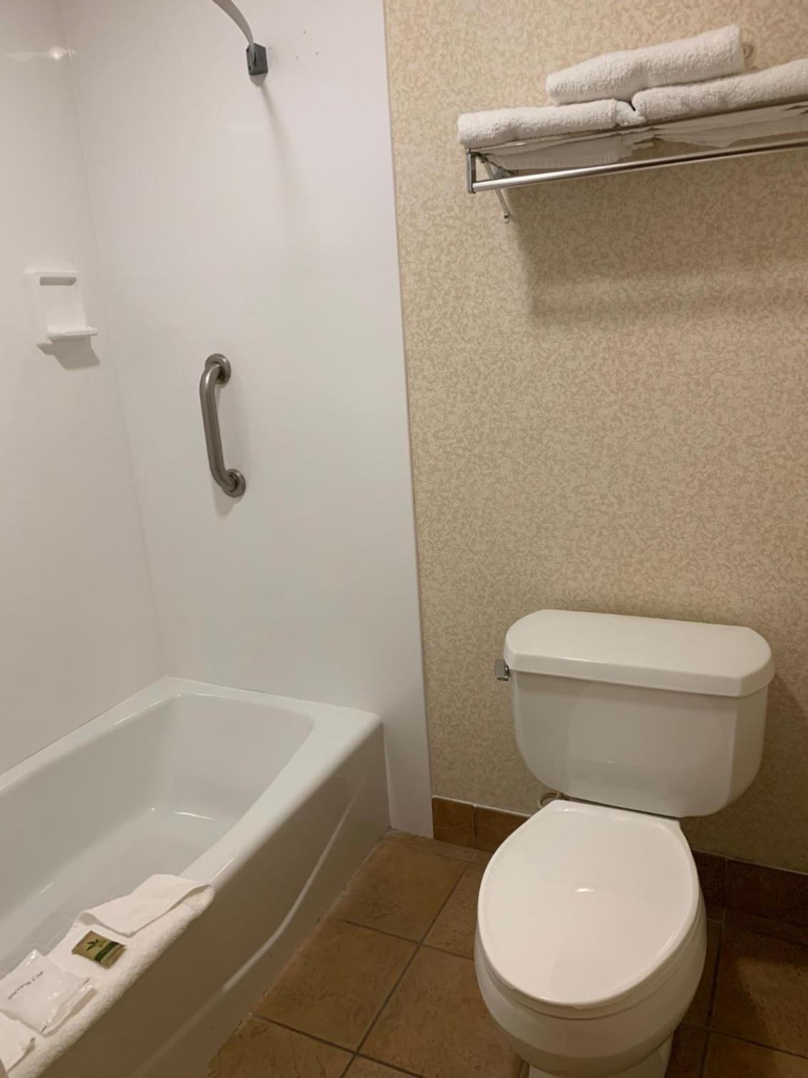Olive Tree Inn & Suites, a Howard Johnson by Wyndham photo 20