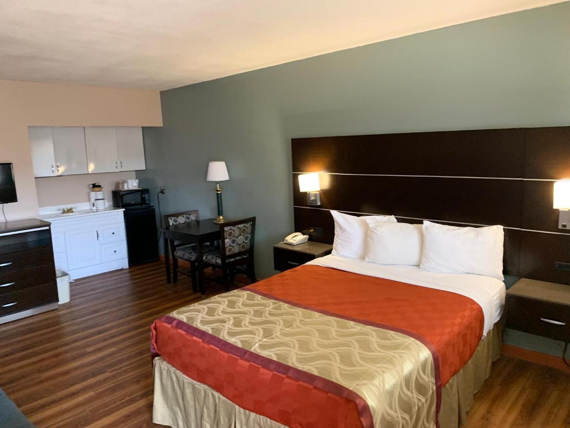 Olive Tree Inn & Suites, a Howard Johnson by Wyndham photo 14