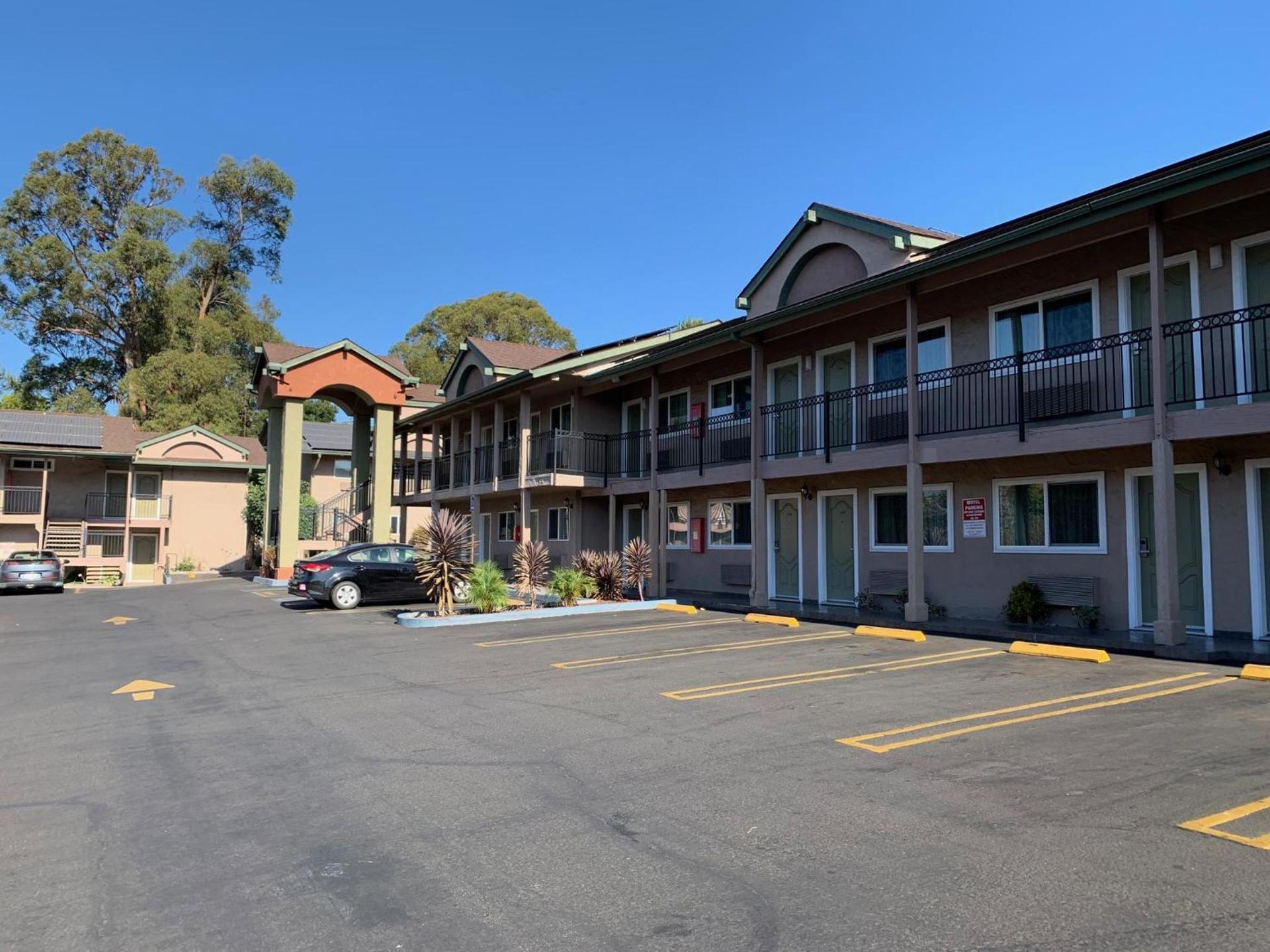 Olive Tree Inn & Suites, a Howard Johnson by Wyndham photo 6
