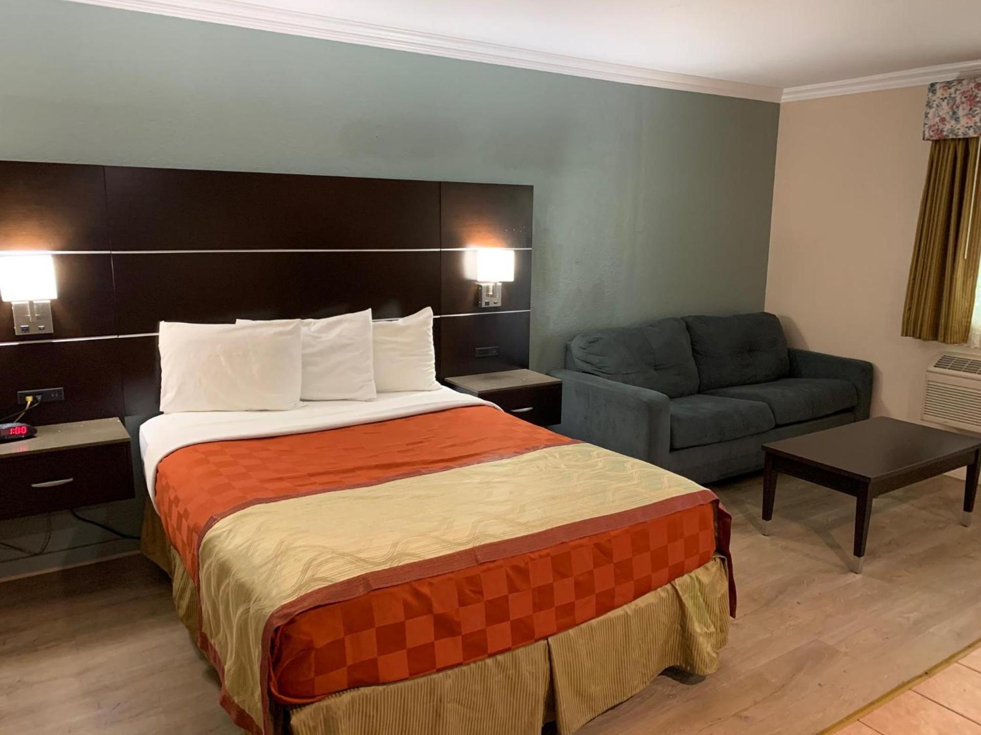 Olive Tree Inn & Suites, a Howard Johnson by Wyndham photo 60