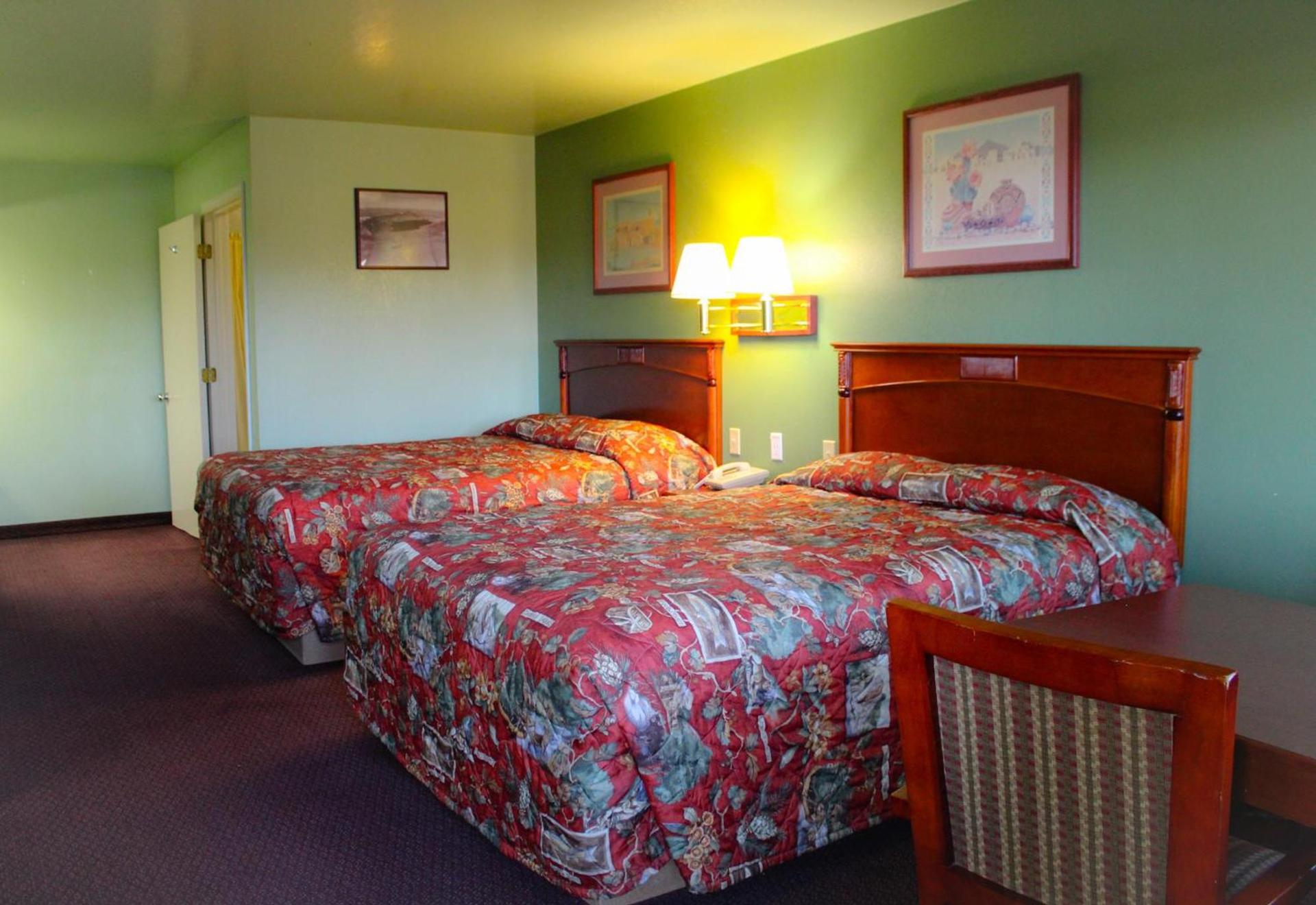 Hawthorne's Best Inn photo 30