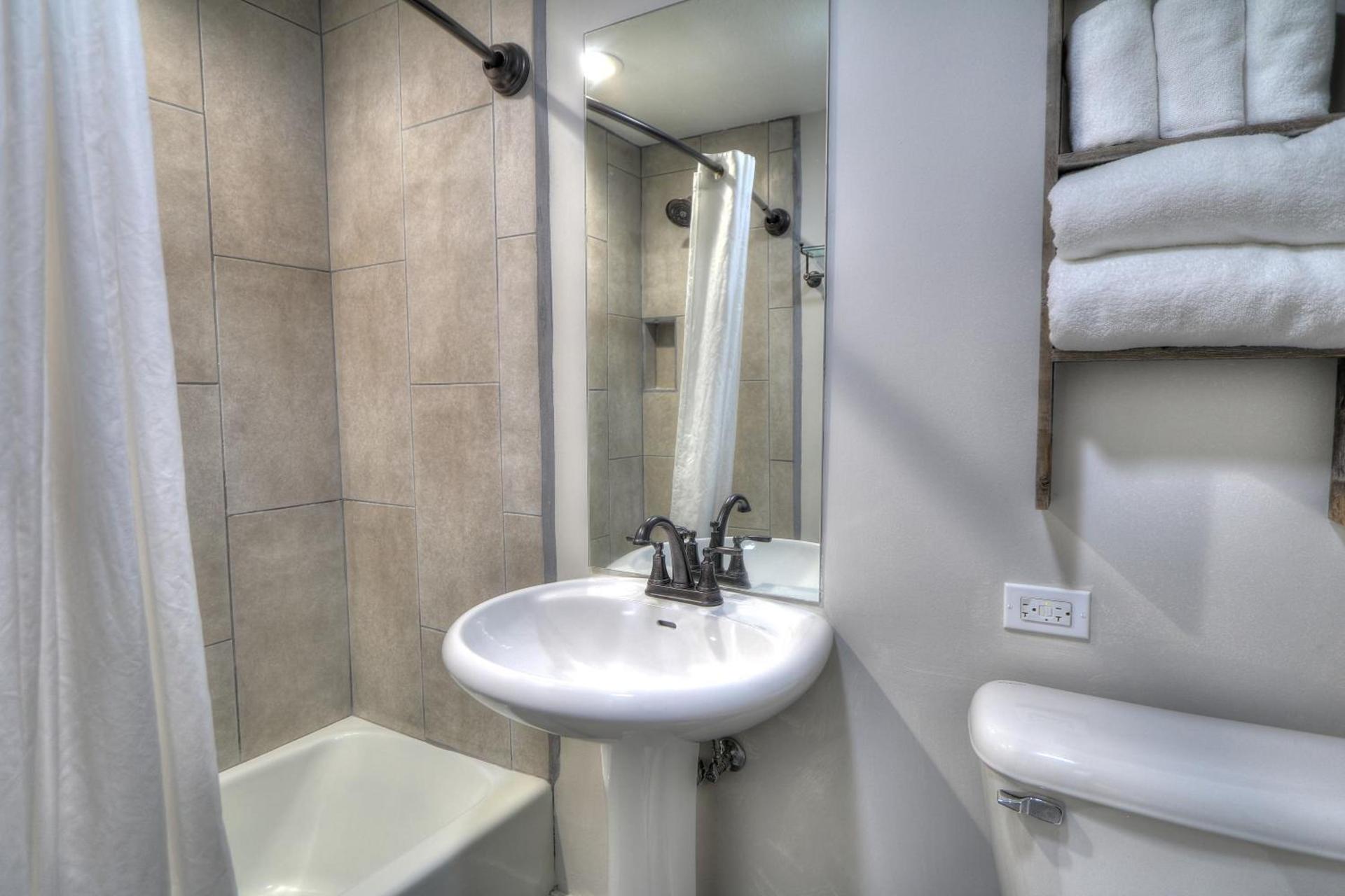 River Edge Inn photo 30